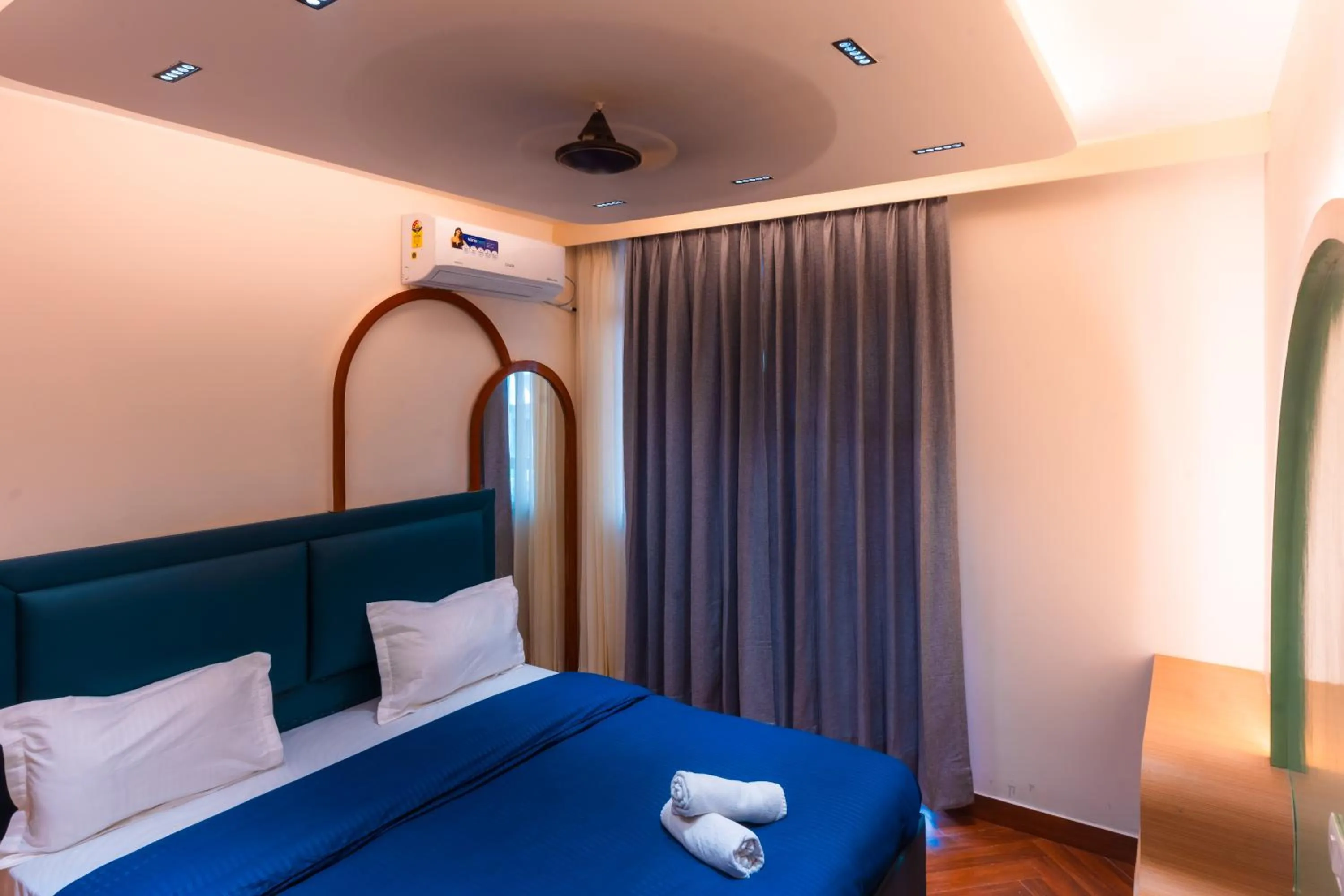 Bed in Joey's By The Ganges