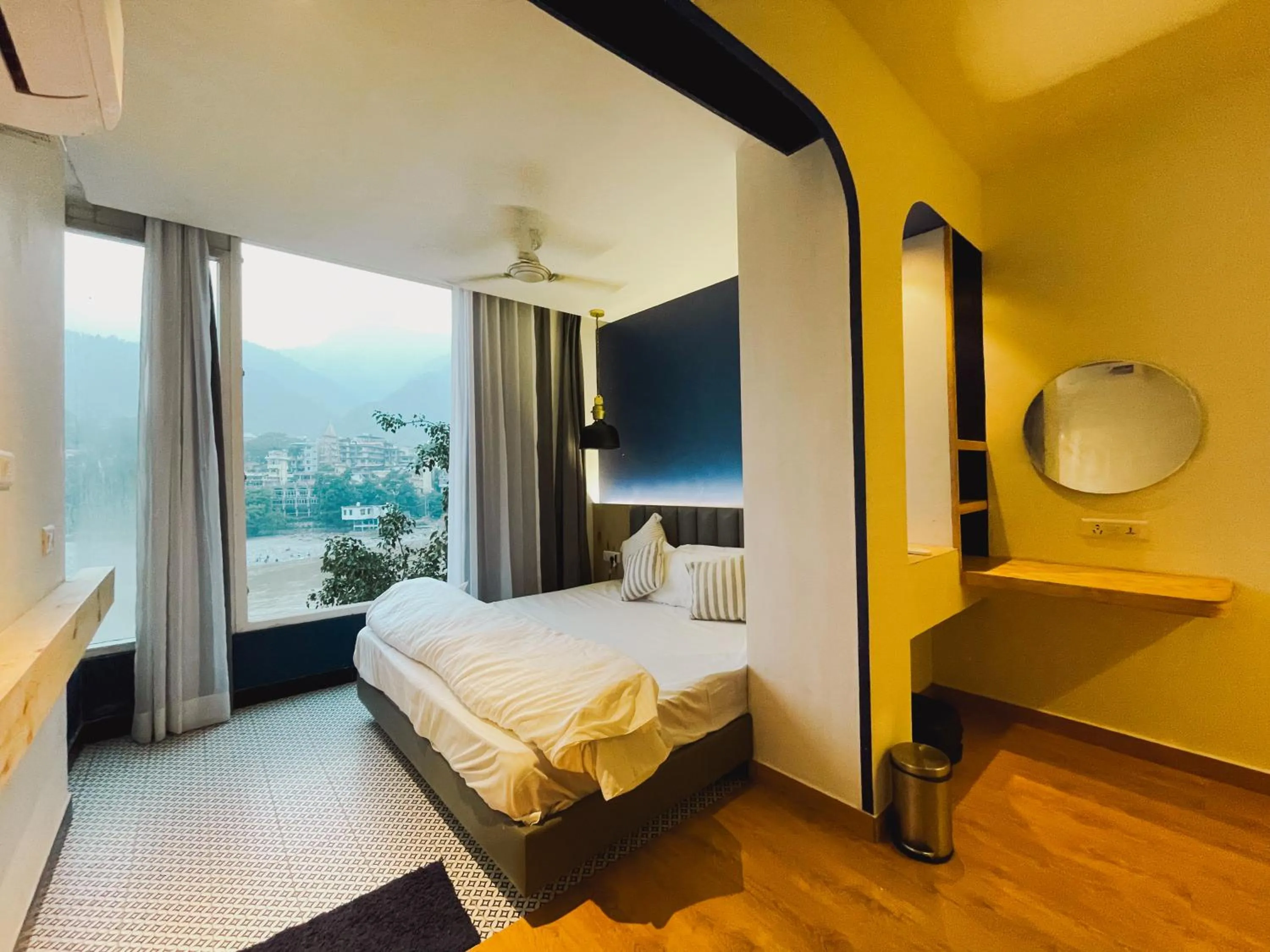 Bed in Joey's By The Ganges