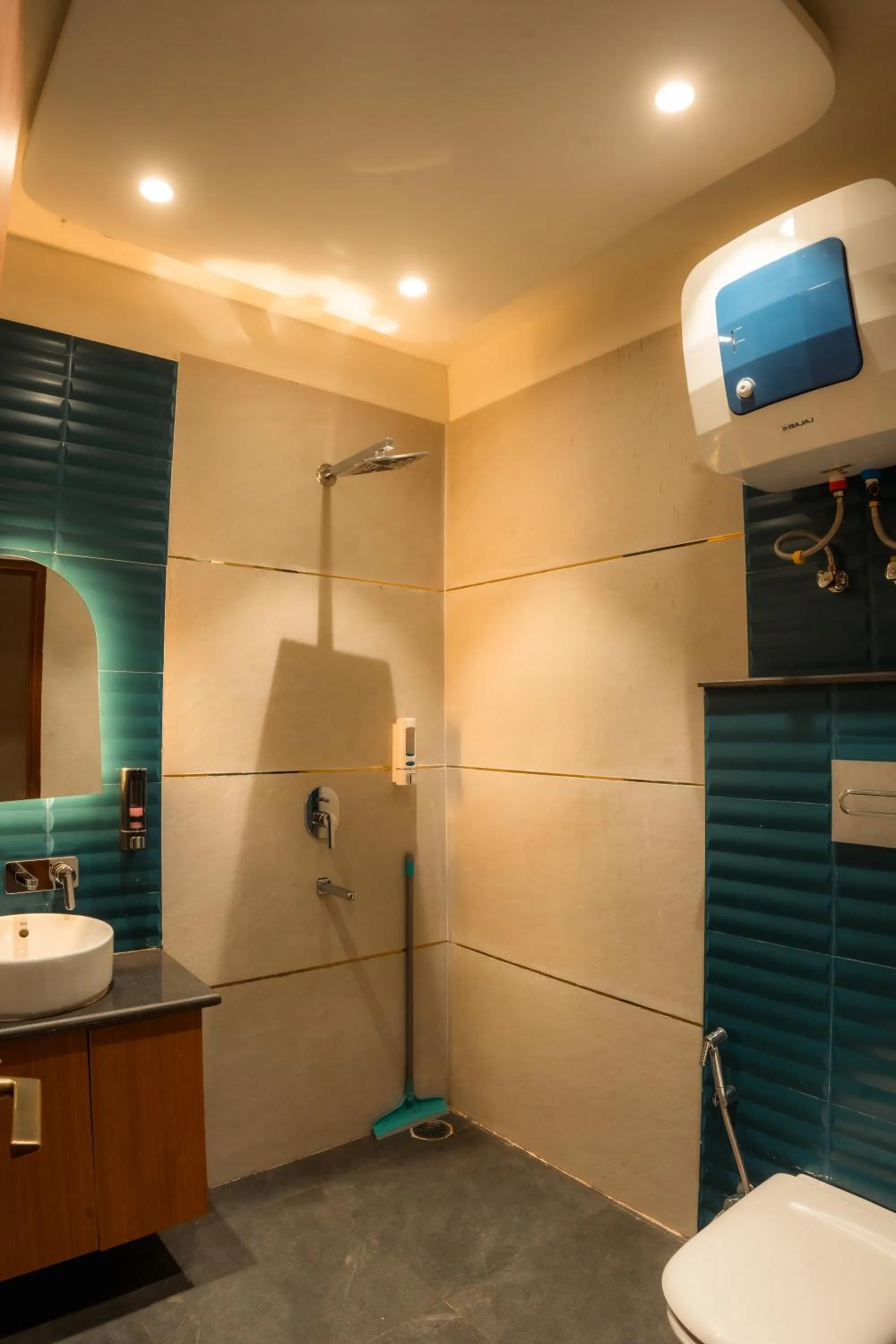 Bathroom in Joey's By The Ganges