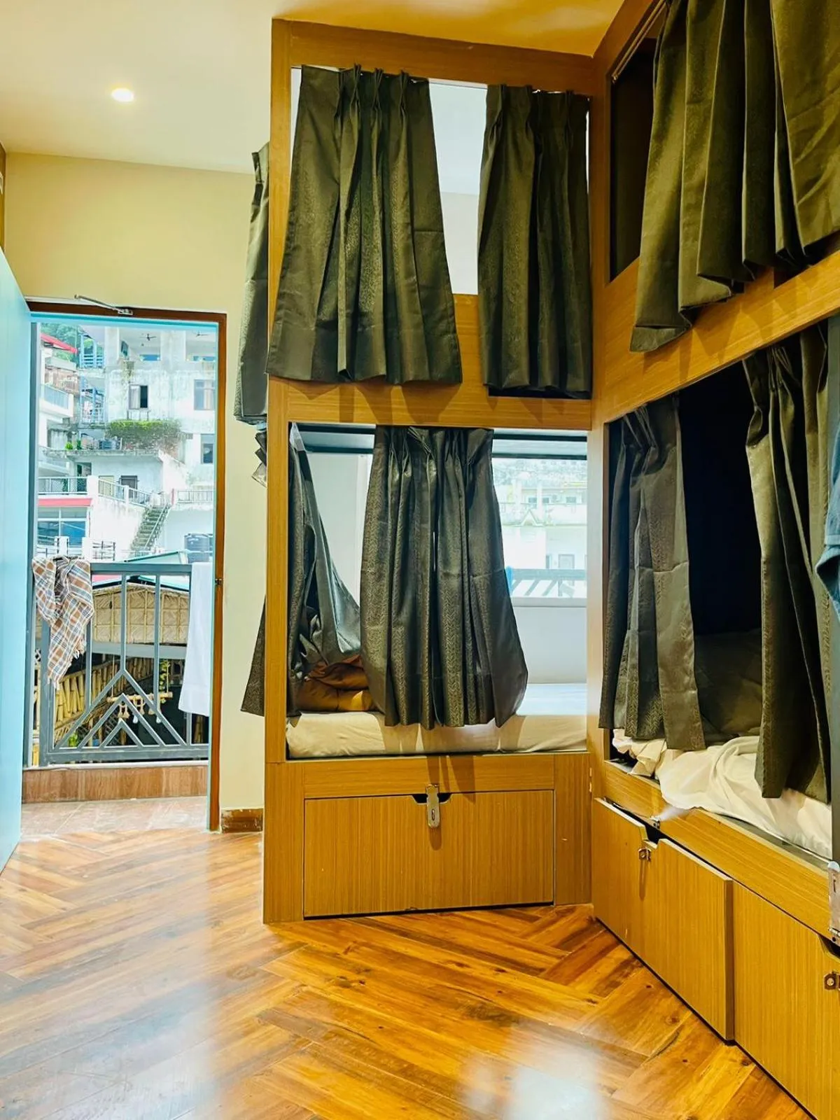 Photo of the whole room in Joey's By The Ganges