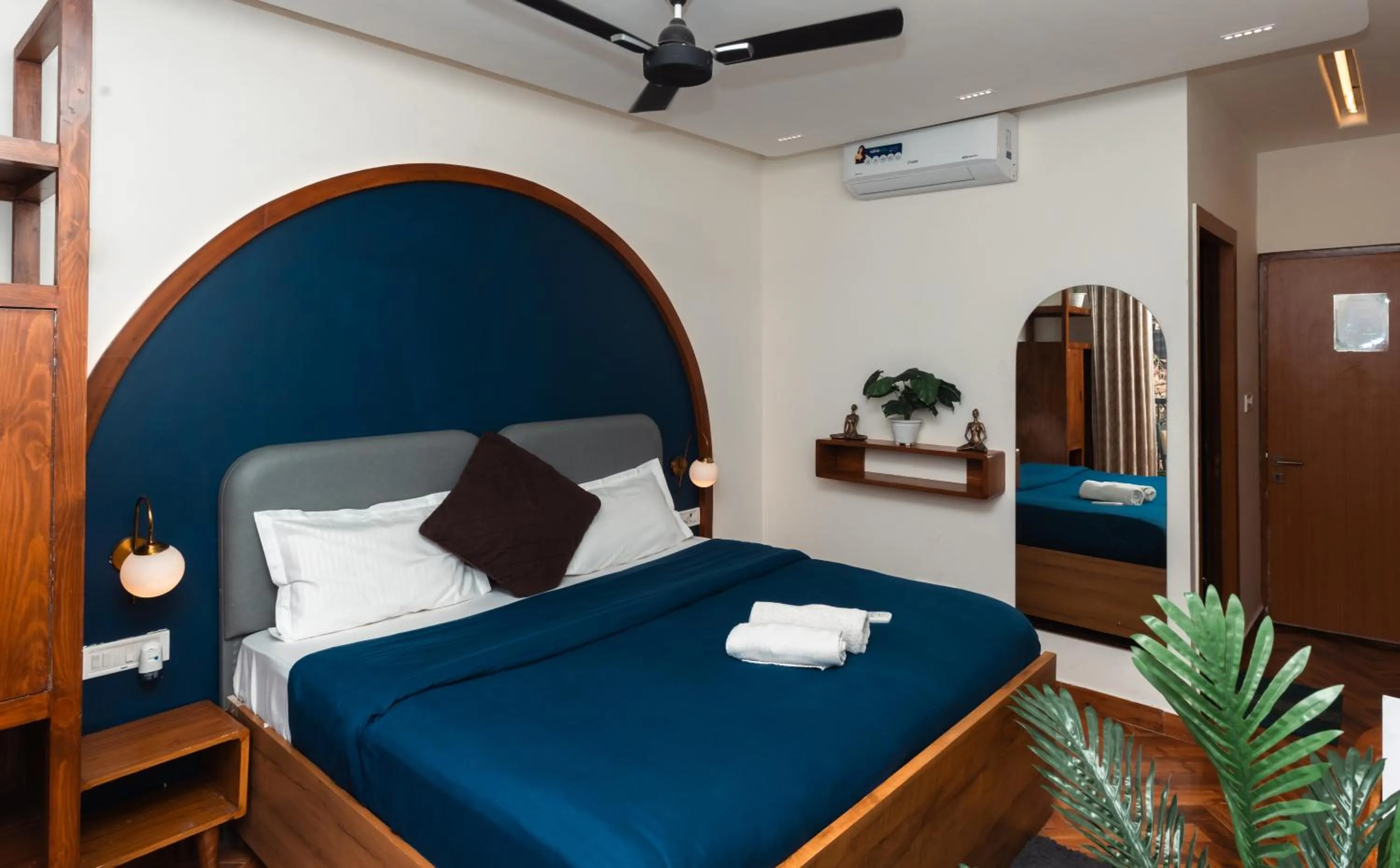 Bed in Joey's By The Ganges