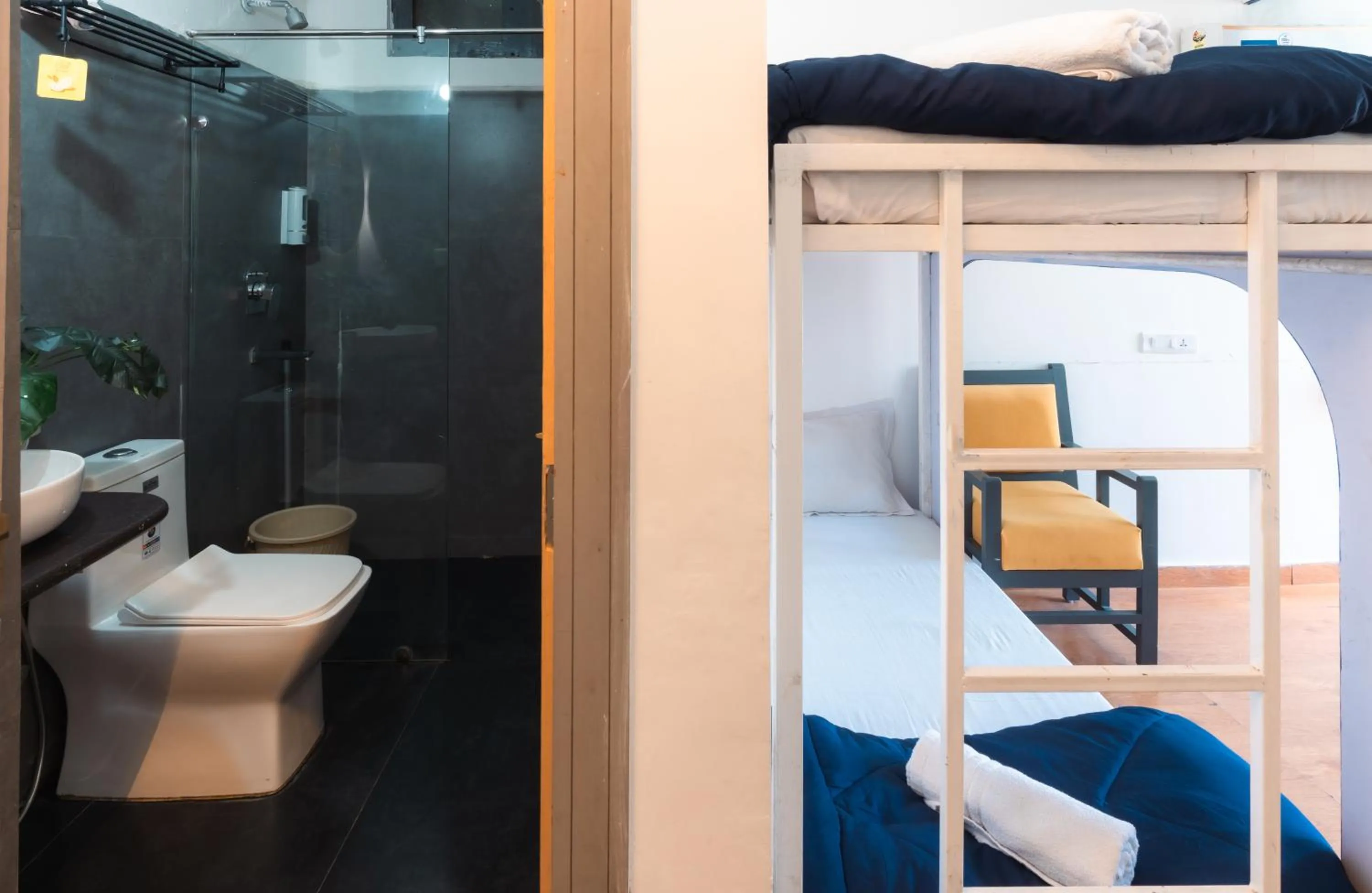 Shower, Bed in Joey's By The Ganges