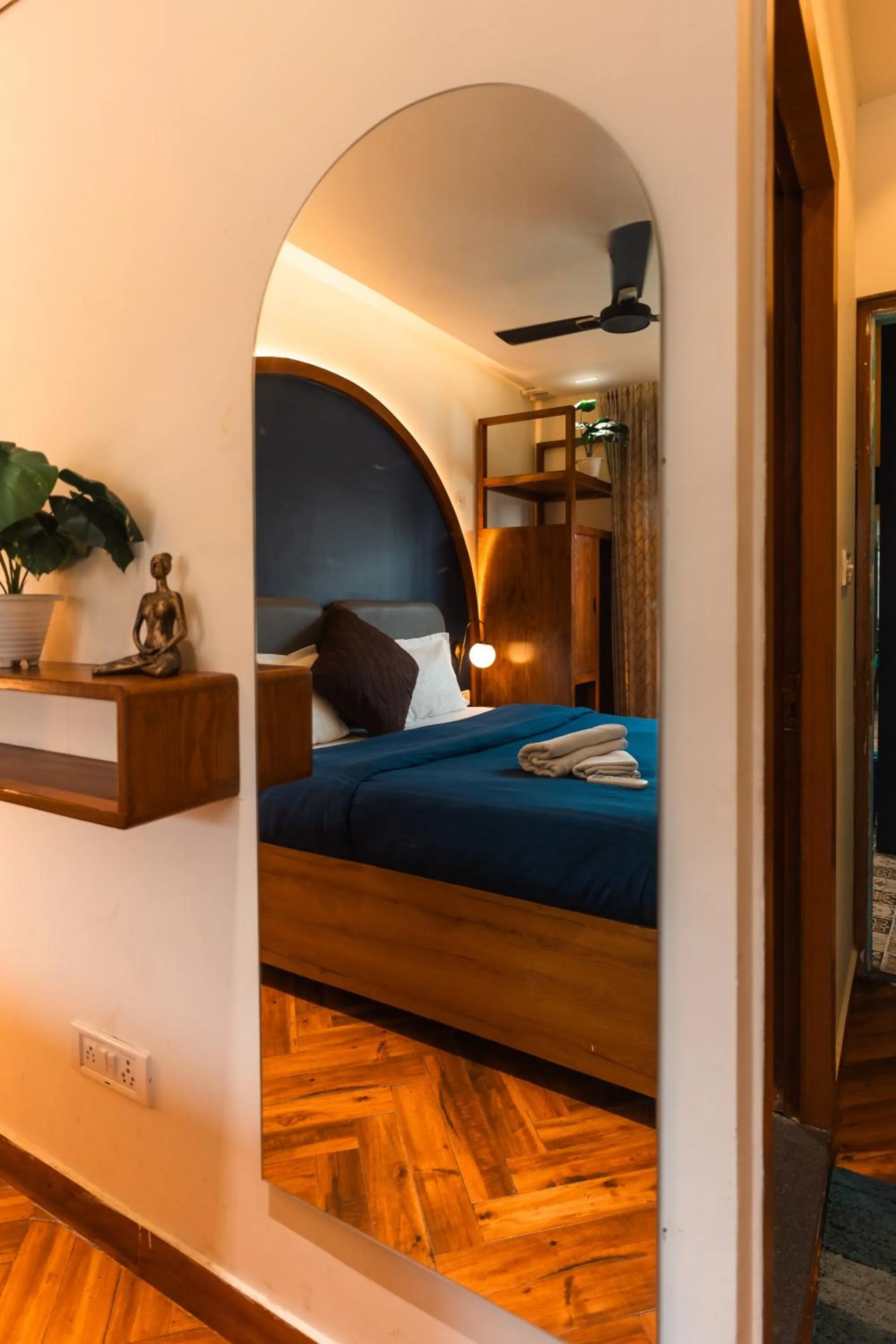 Bed in Joey's By The Ganges