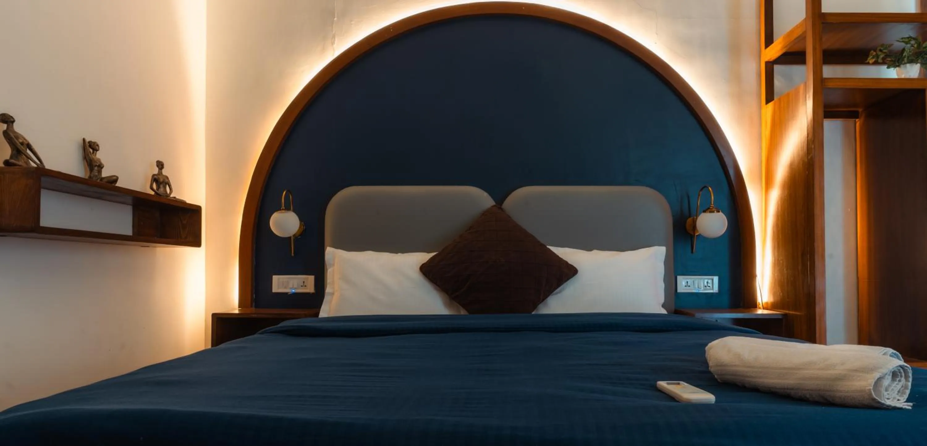 Bed in Joey's By The Ganges