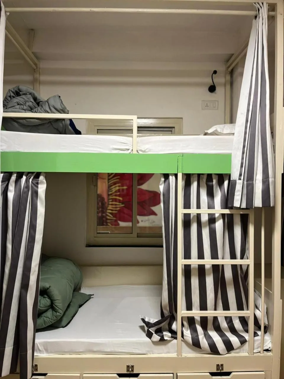 Bed in Joey's By The Ganges