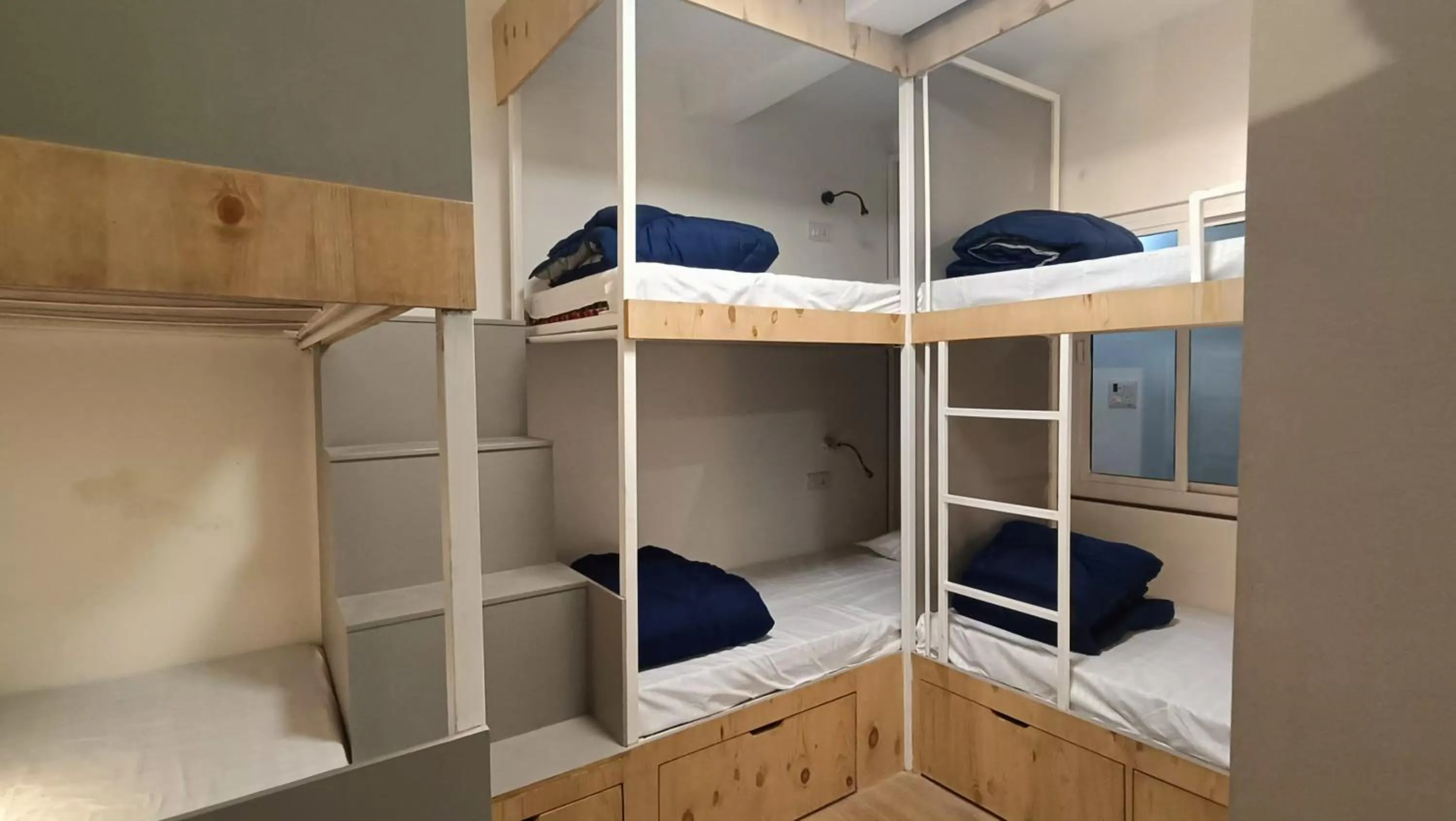 Bed in Joey's By The Ganges