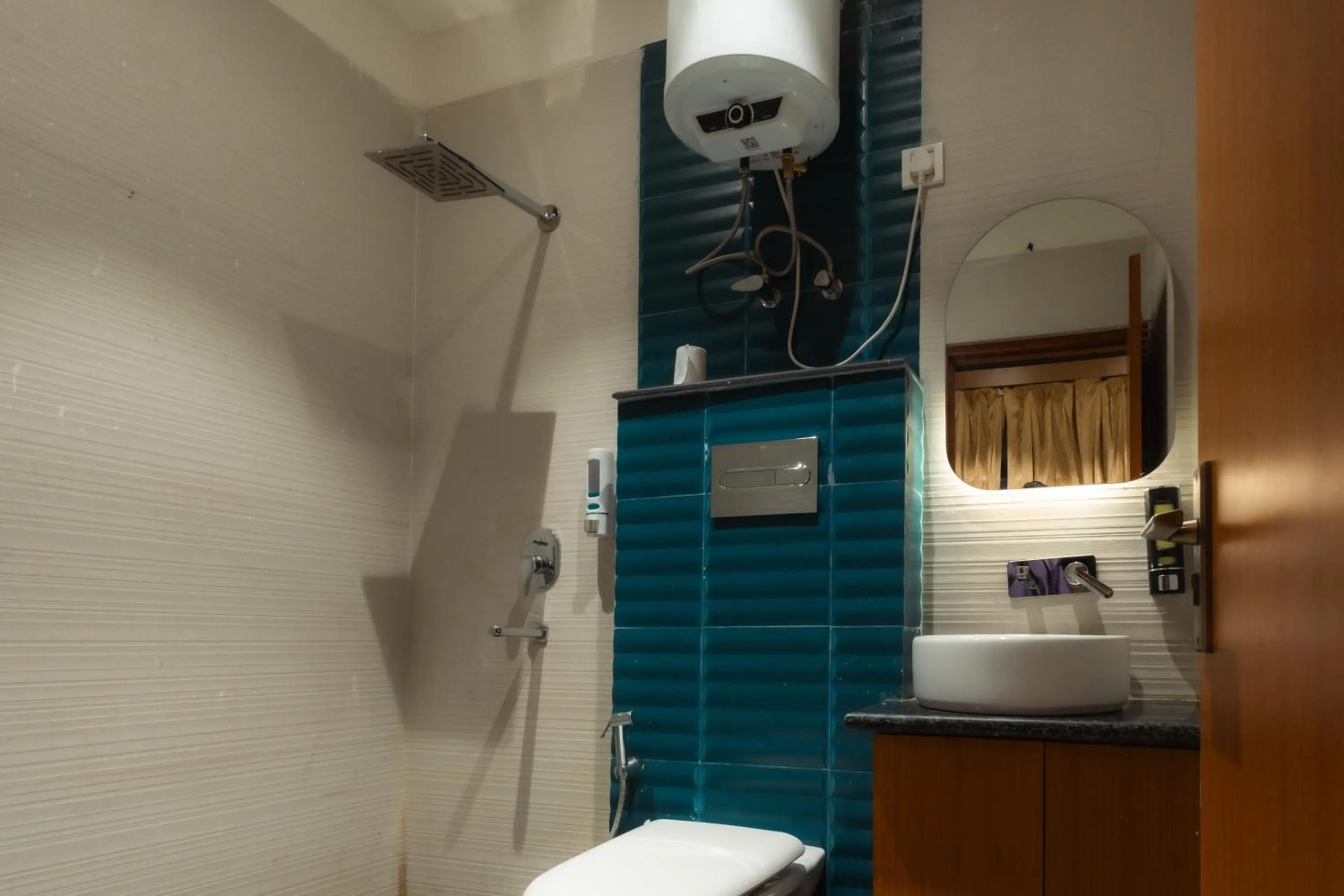 Bathroom in Joey's By The Ganges