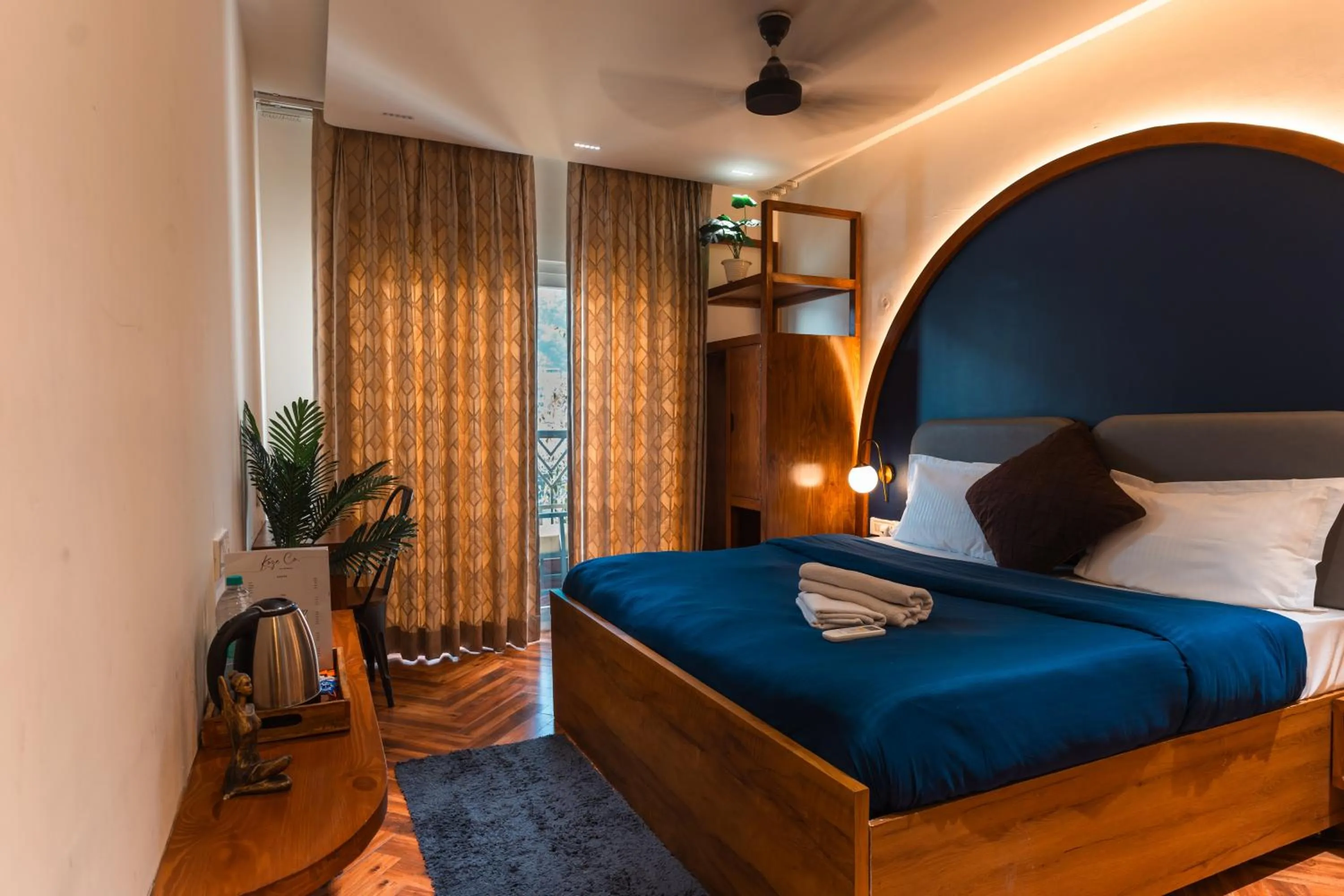 Bed in Joey's By The Ganges