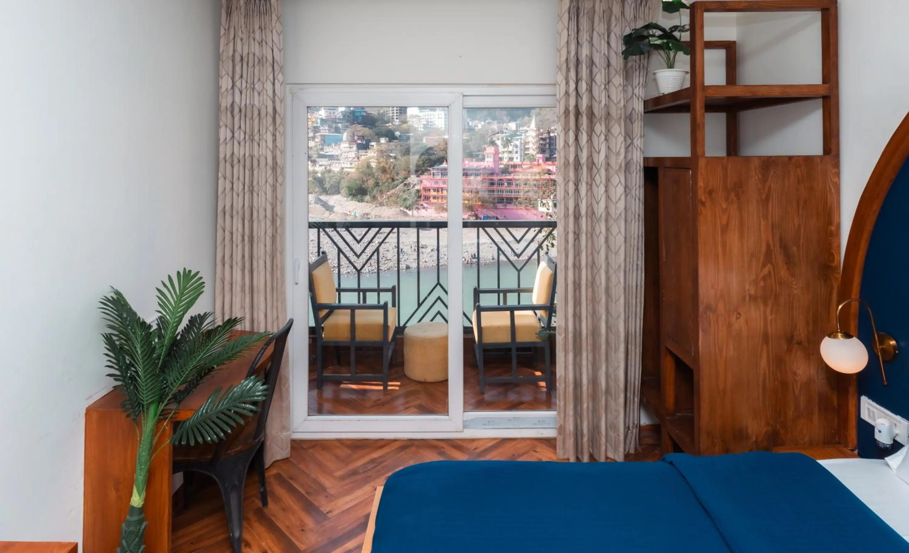 Bed in Joey's By The Ganges