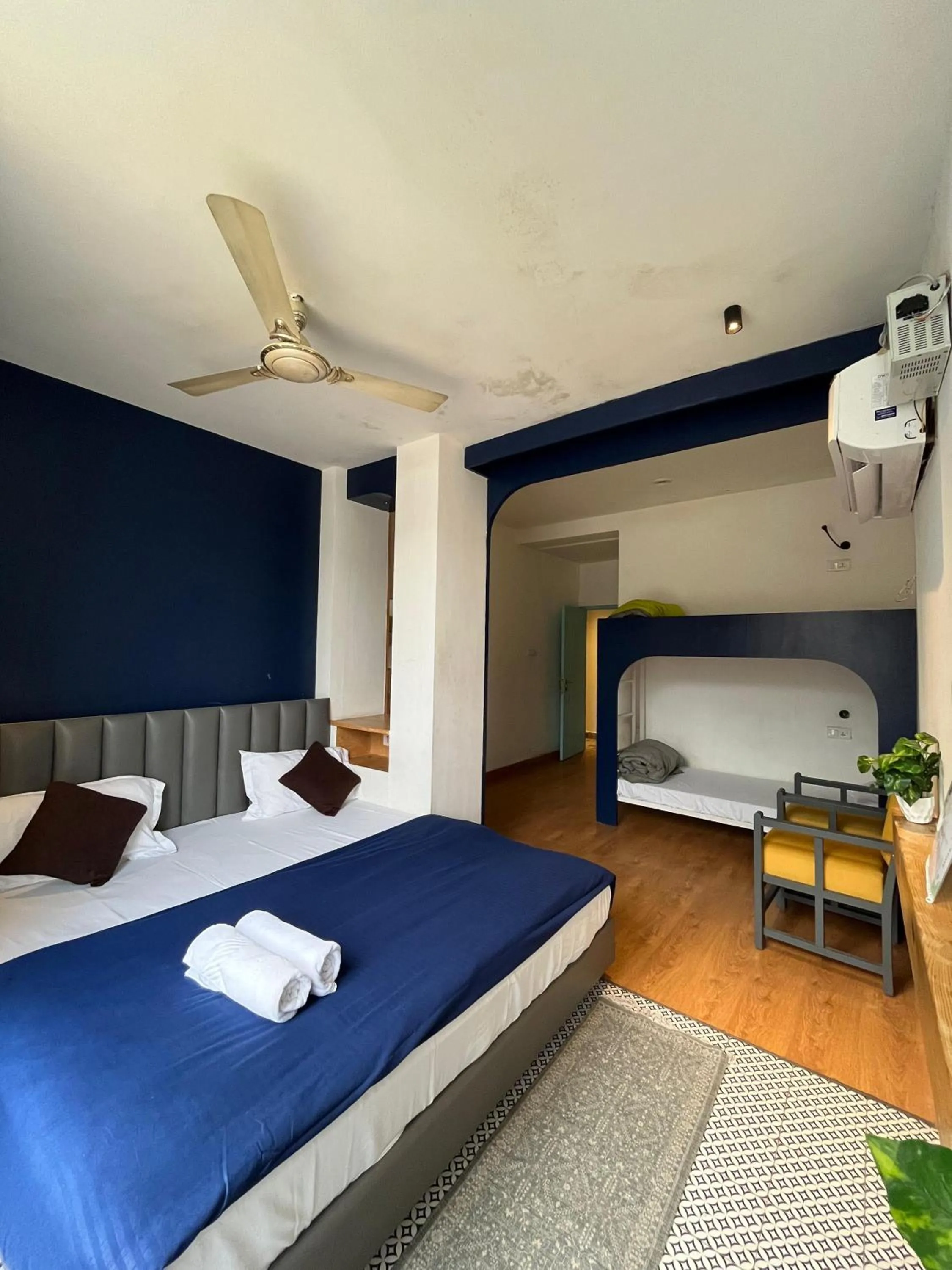 Photo of the whole room, Bed in Joey's By The Ganges