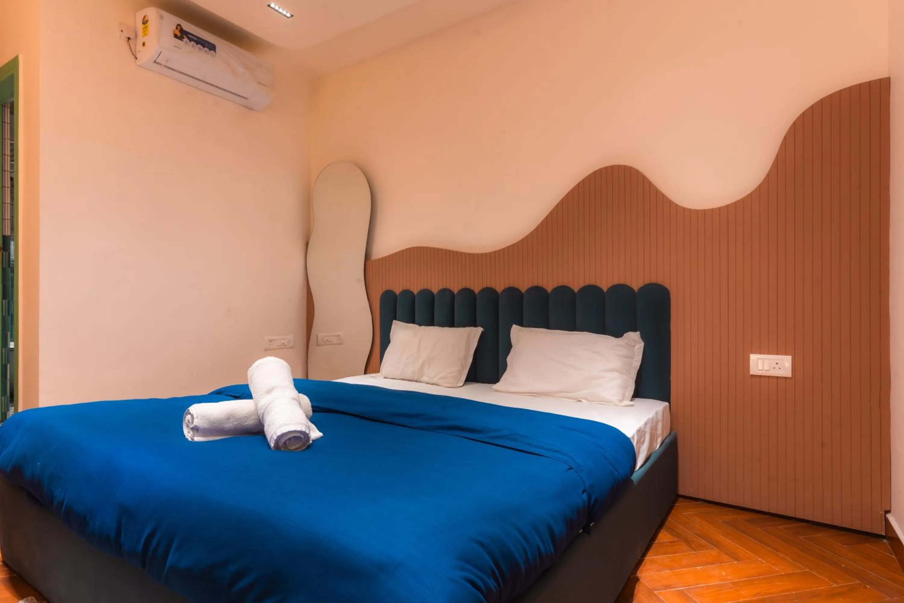 Bed in Joey's By The Ganges