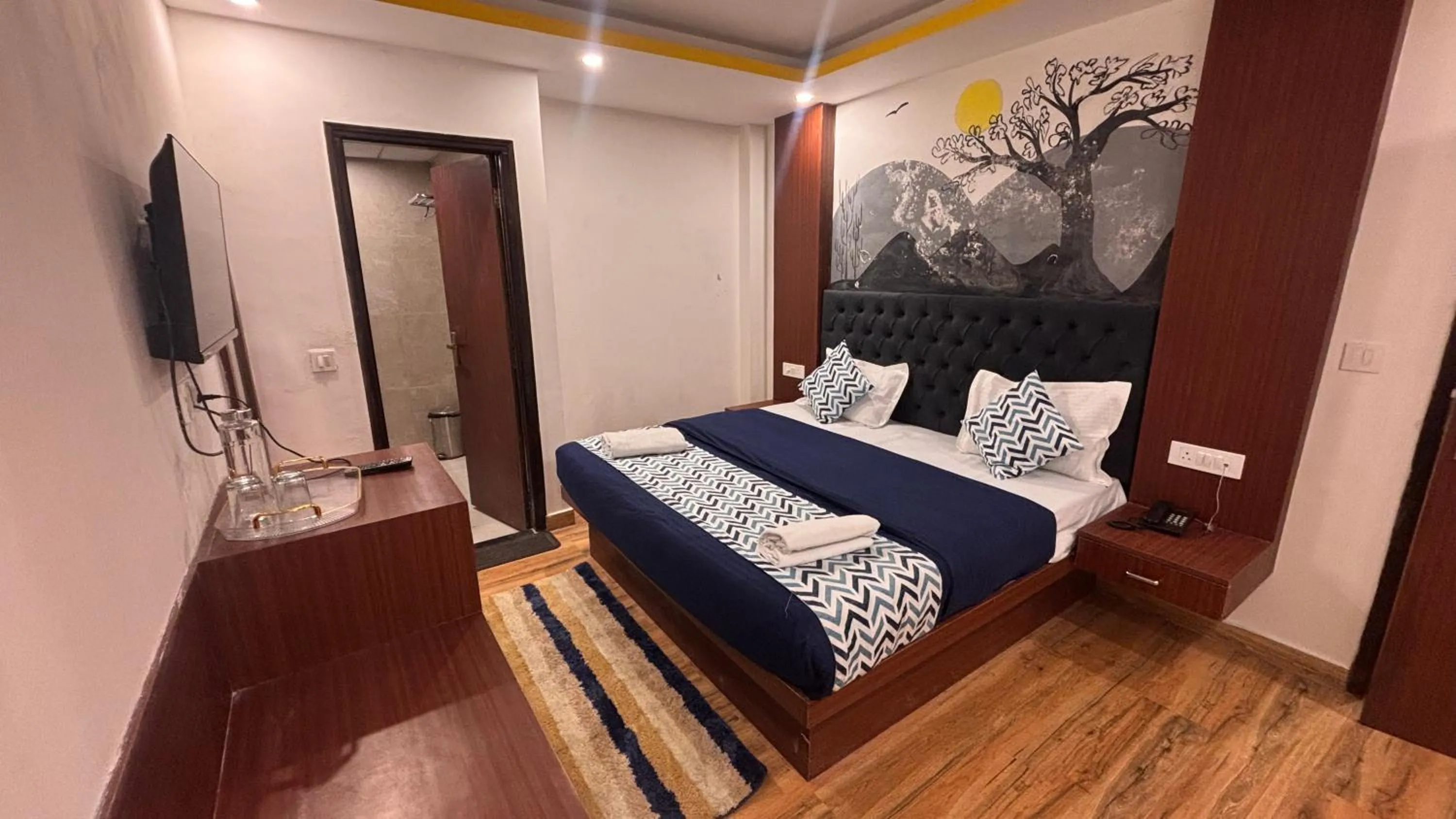 Bed in Shalom Backpackers Mussoorie