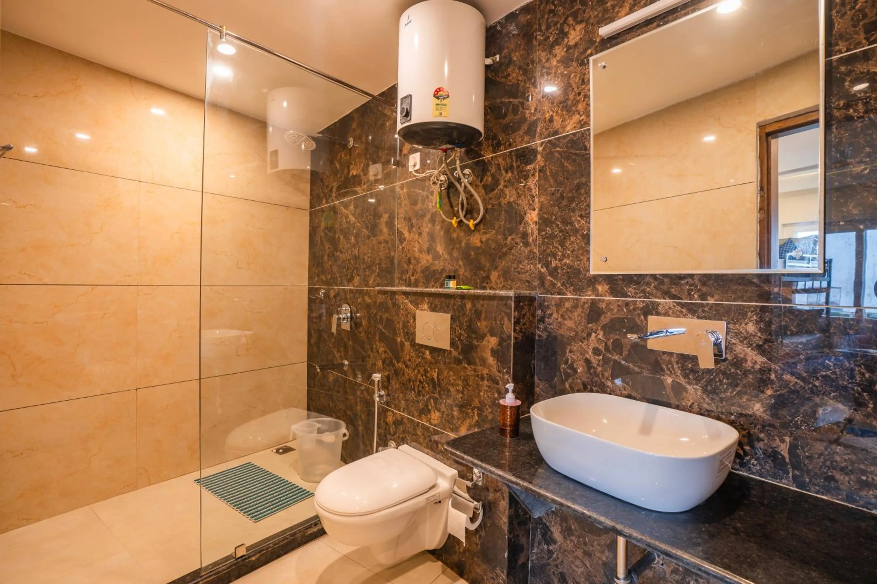 Shower in Shalom Backpackers Mussoorie