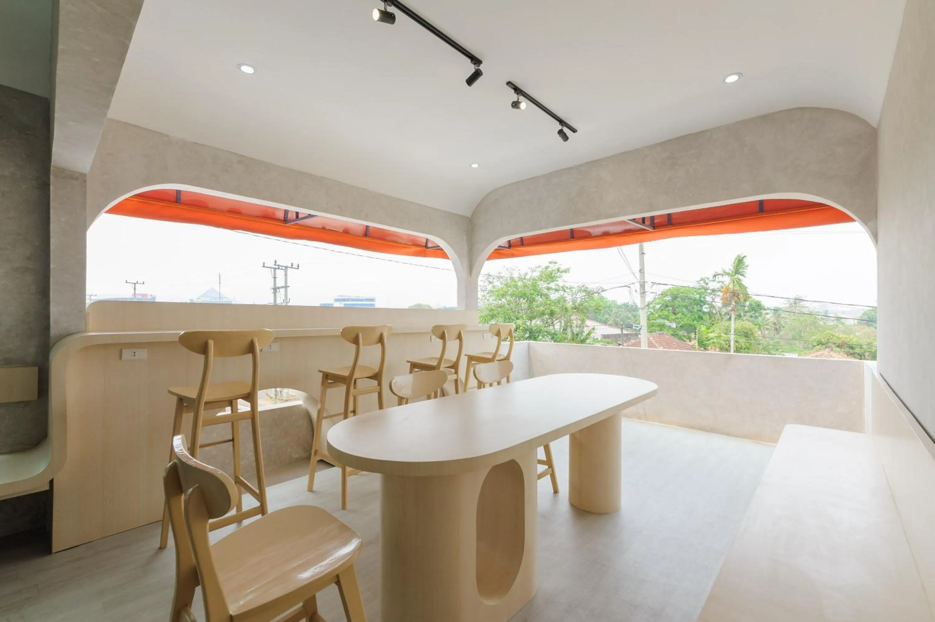 Restaurant/places to eat in RedDoorz Plus Syariah near Mall Boemi Kedaton Lampung