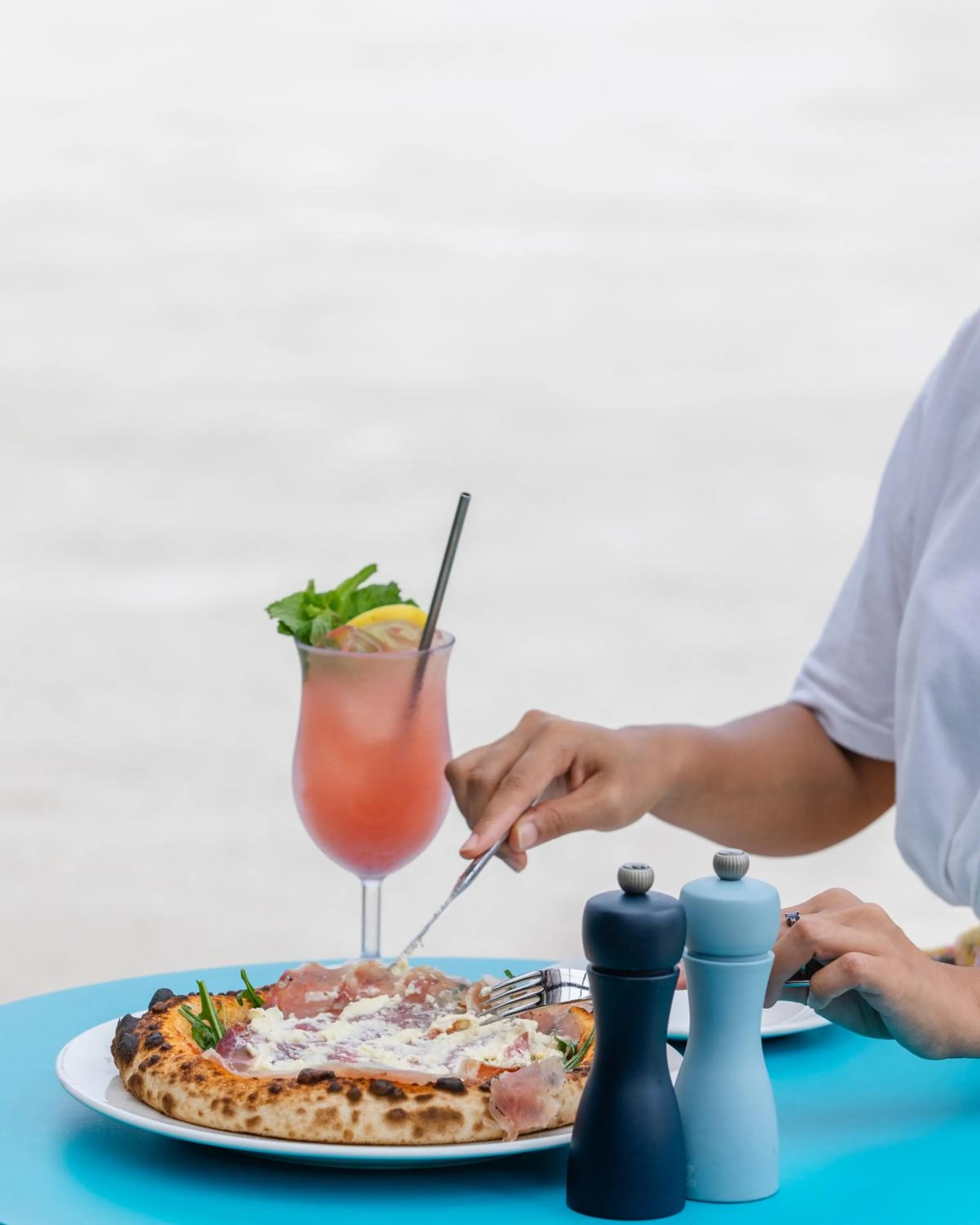 Restaurant/places to eat in SO/ Maldives