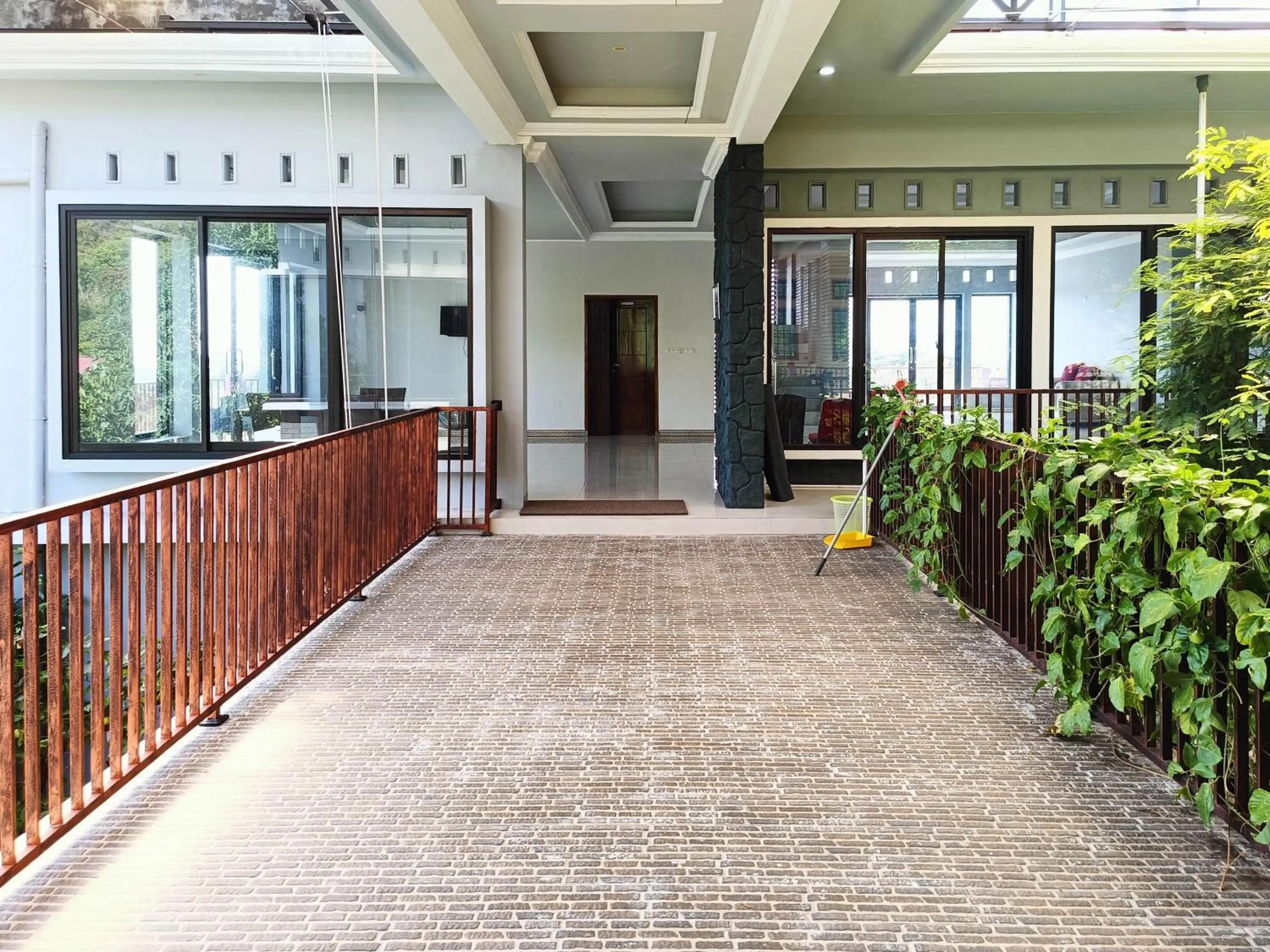 Facade/entrance in RedDoorz @ Green Homestay Syariah Baubau