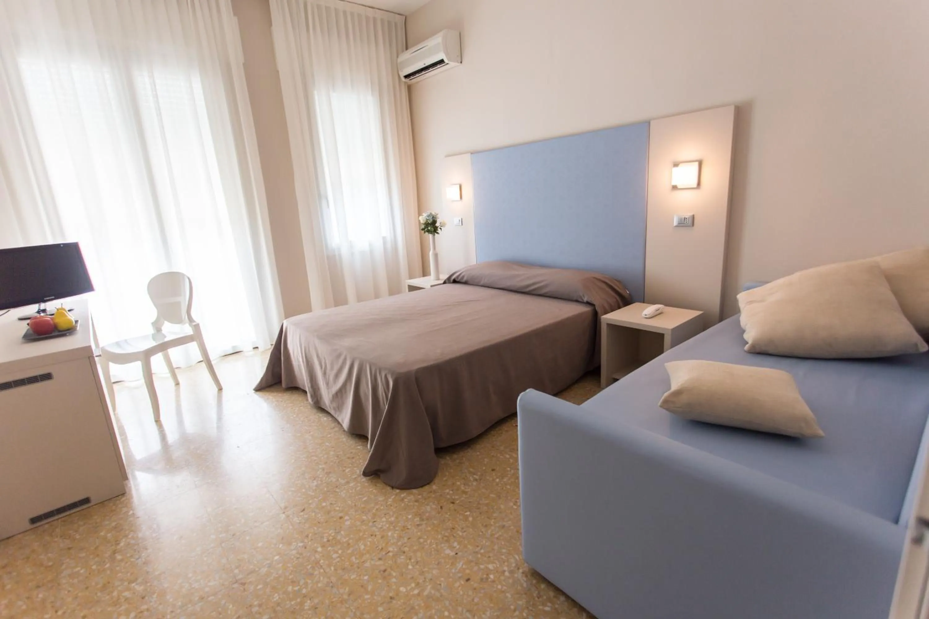 Photo of the whole room, Bed in New Hotel Chiari