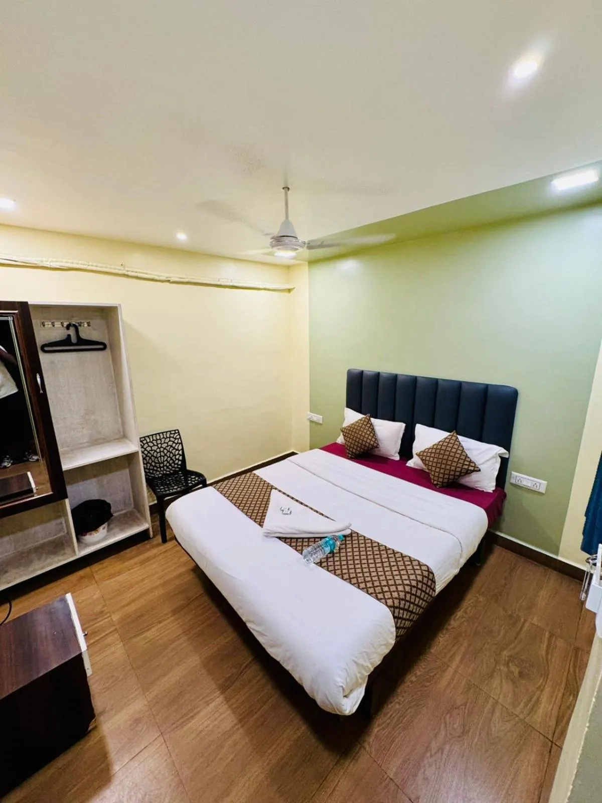 Bed in David Residency