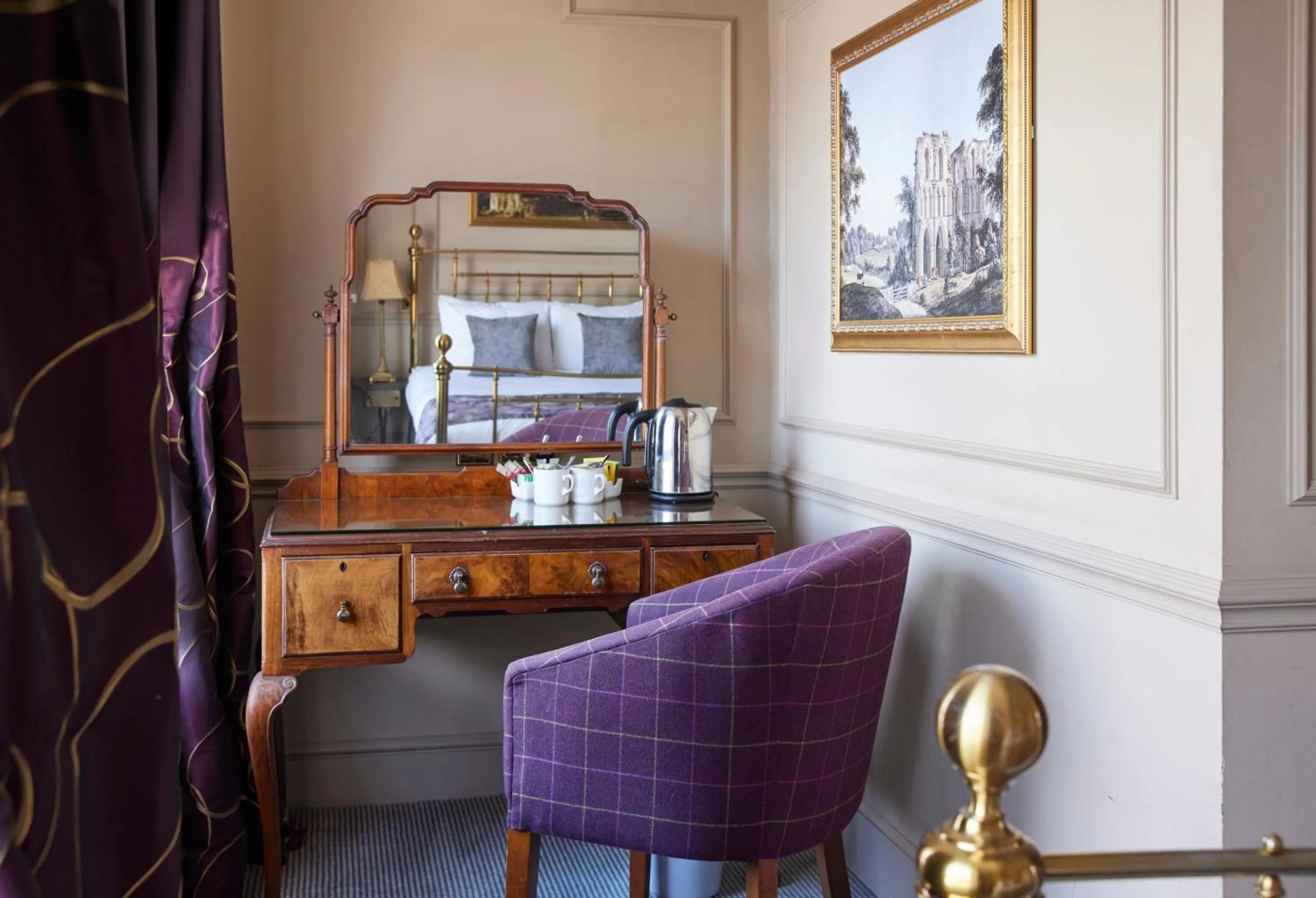 Bedroom in Fountain Inn by Greene King Inns