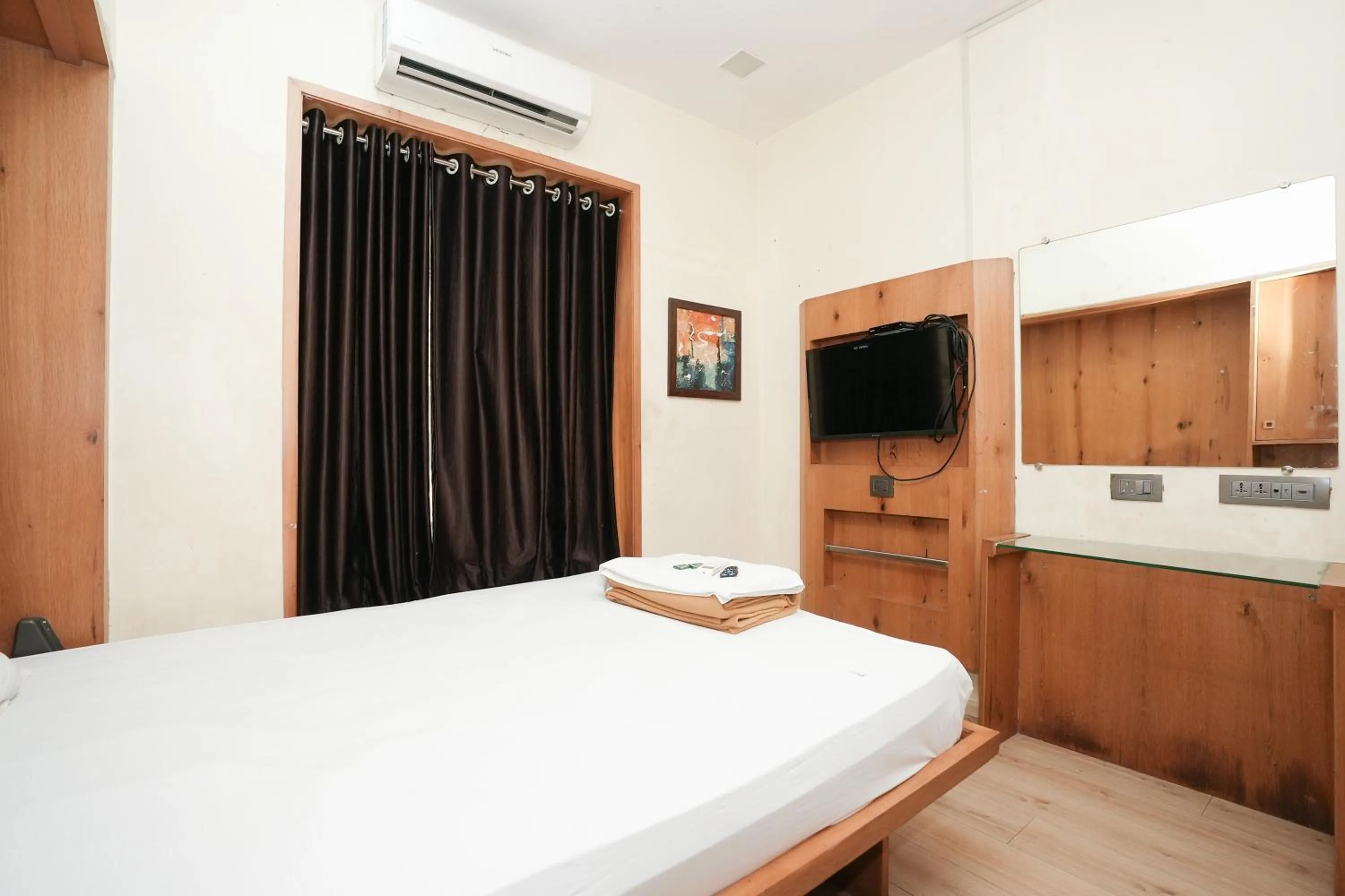 Bedroom, Bed in Hotel Elegance Nx