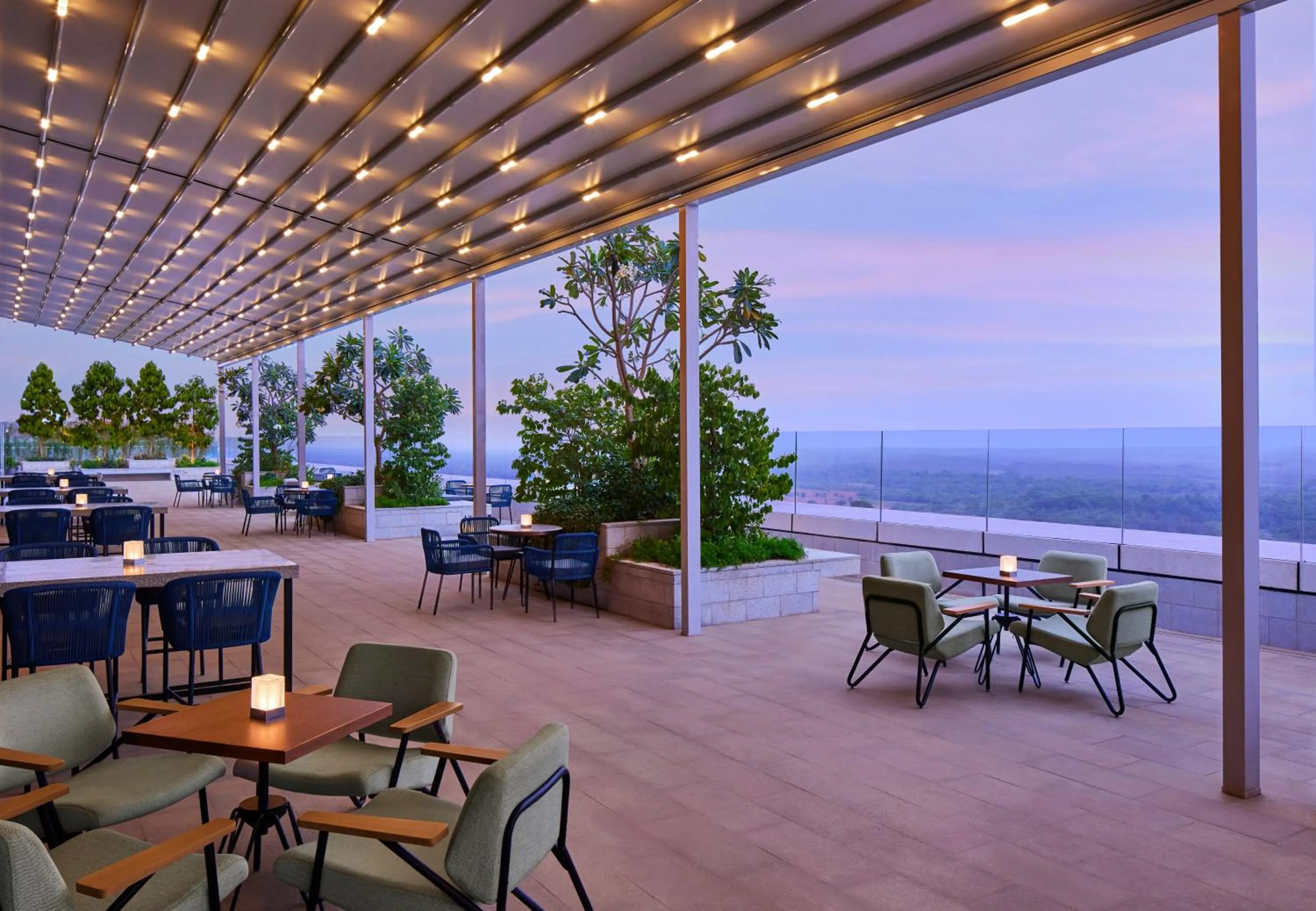 Lounge or bar in Taj The Trees, Mumbai