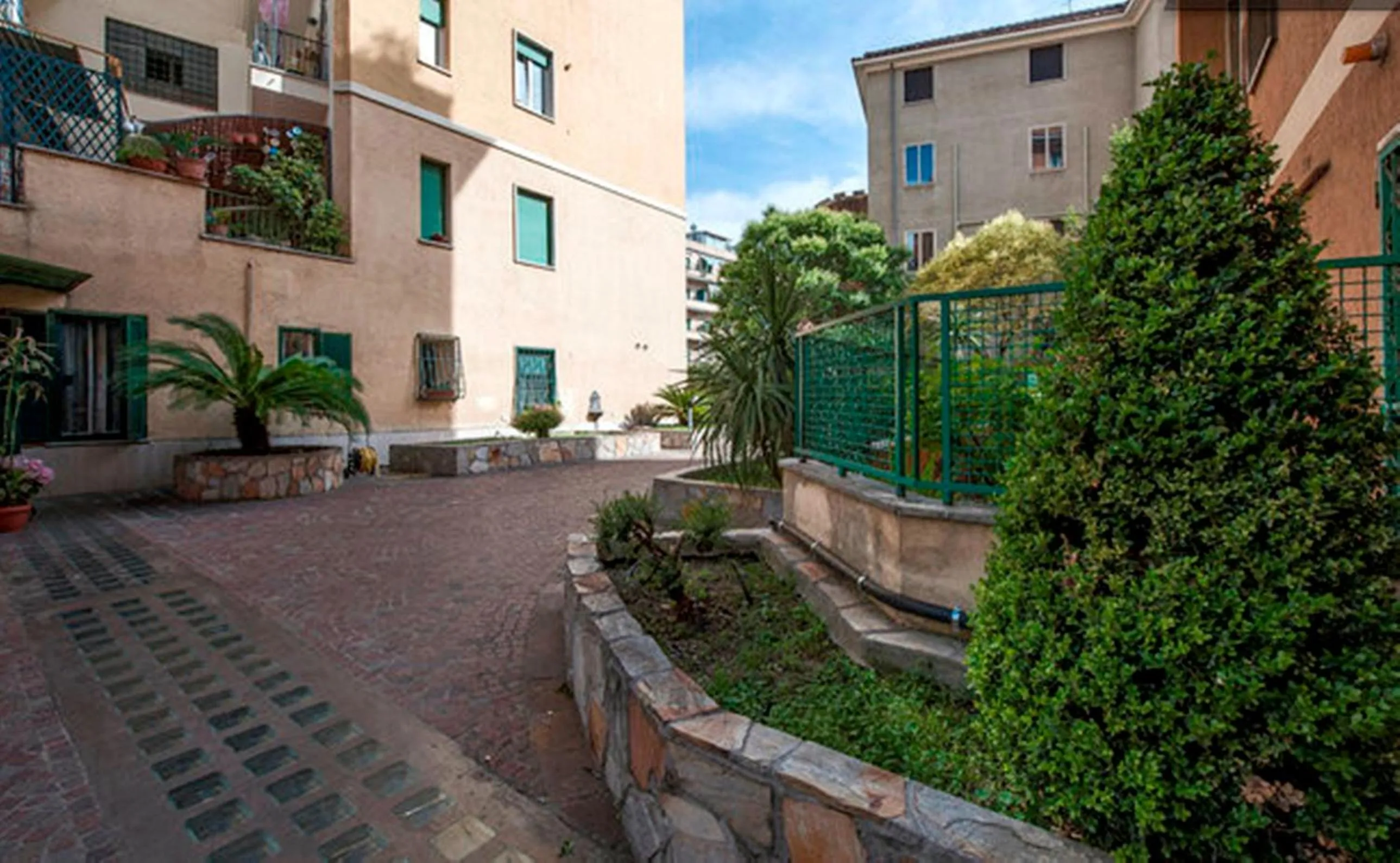 Patio in Bed & Puppets