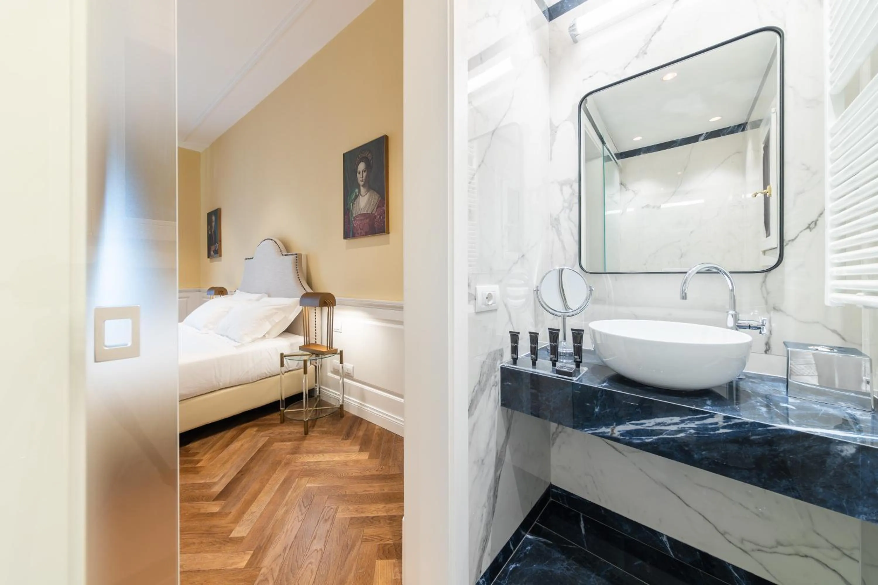 Photo of the whole room, Bed in Algilà Luxury Torrigiani Apartments