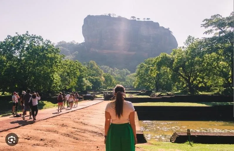 AMRON RESORT SIGIRIYA