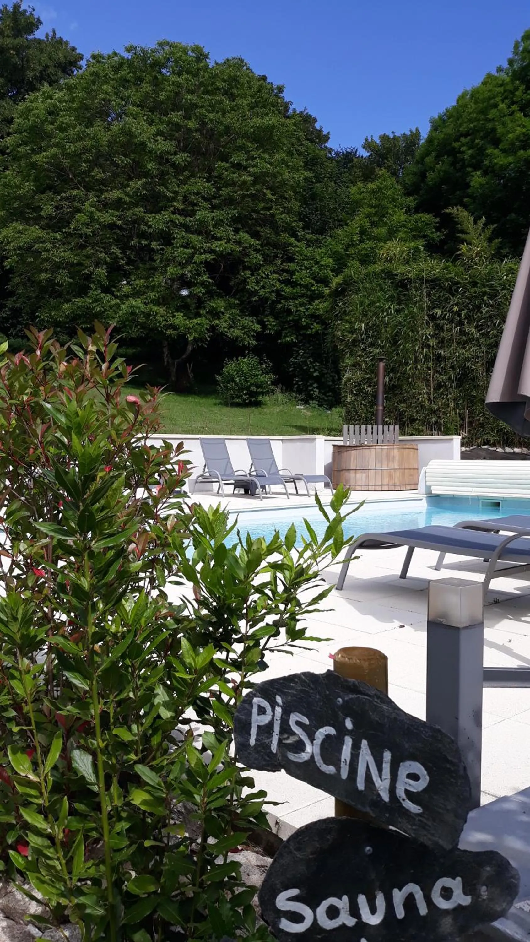 Open Air Bath in Le Parc des 4 Saisons