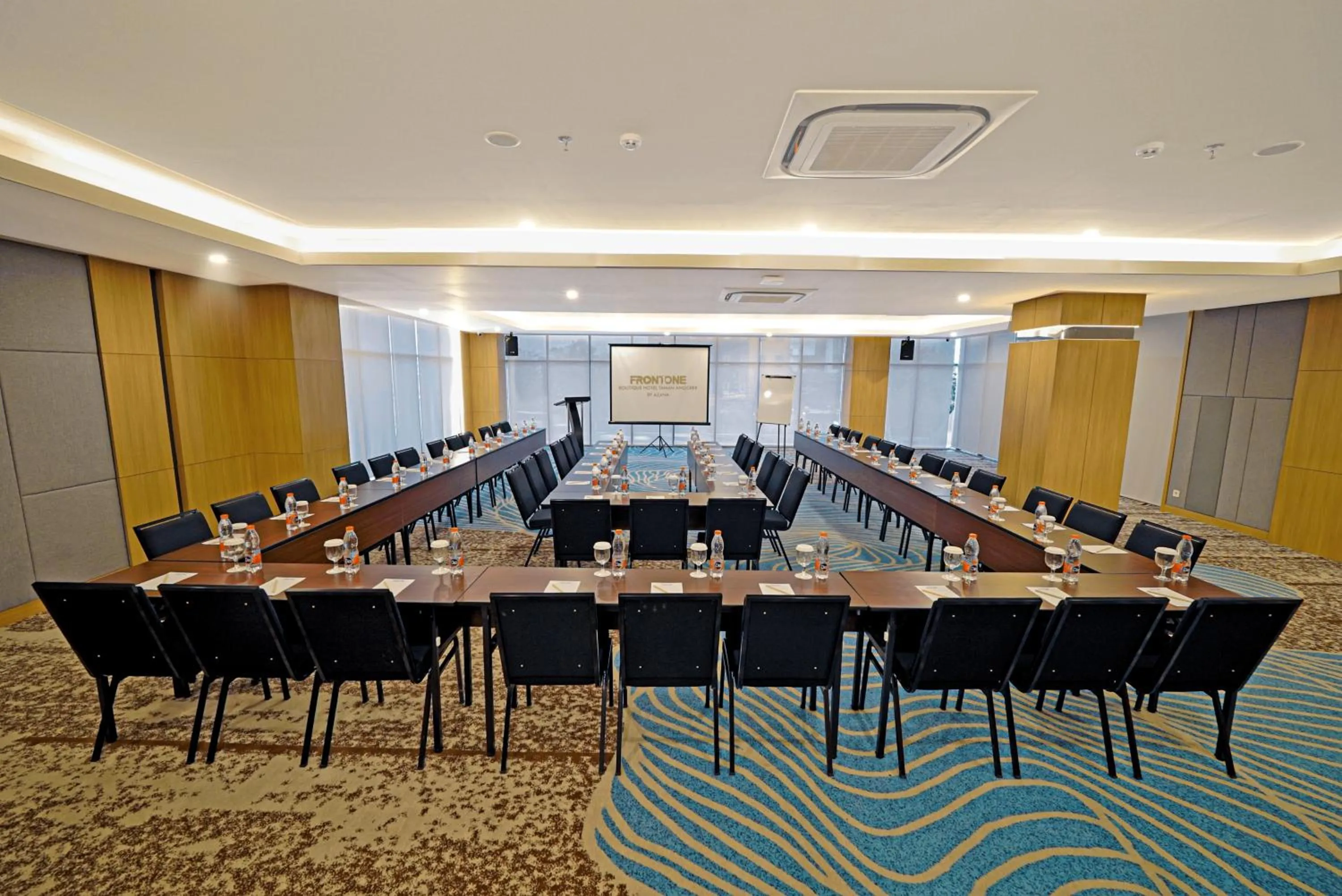 Meeting/conference room in Front One Boutique Hotel Taman Anggrek