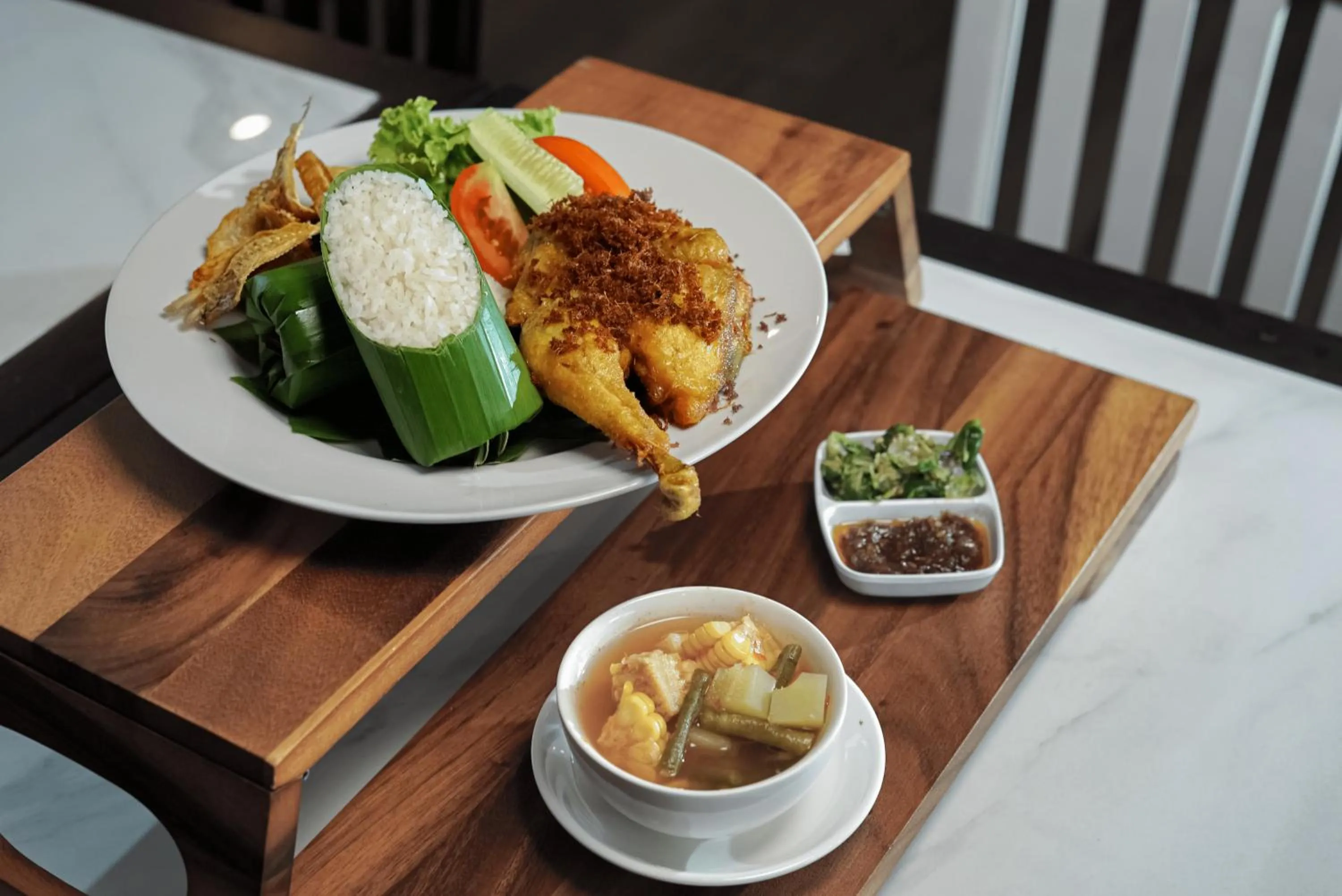 Food and drinks in Front One Boutique Hotel Taman Anggrek