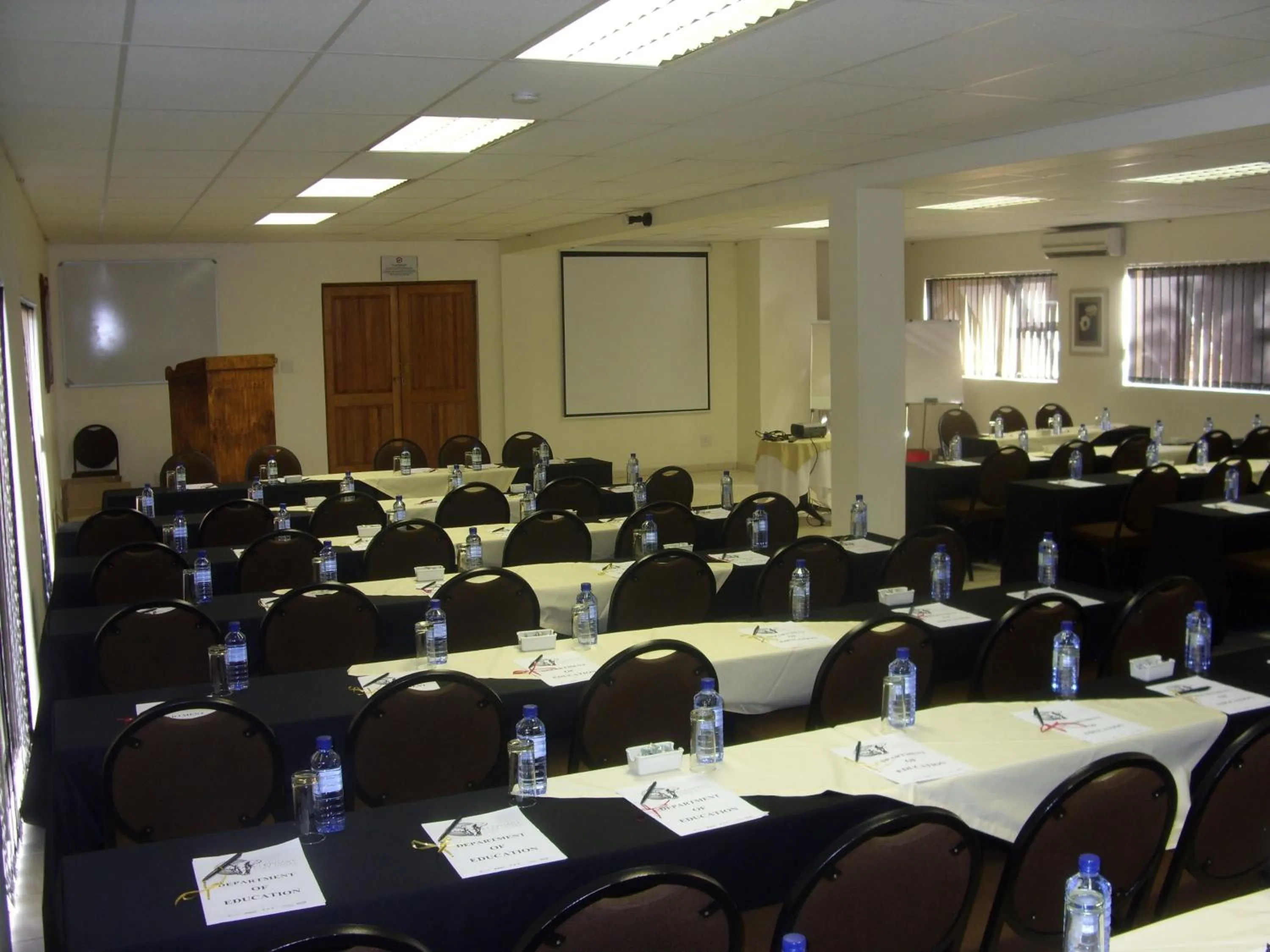 Banquet/Function facilities in Elephant Lake Hotel