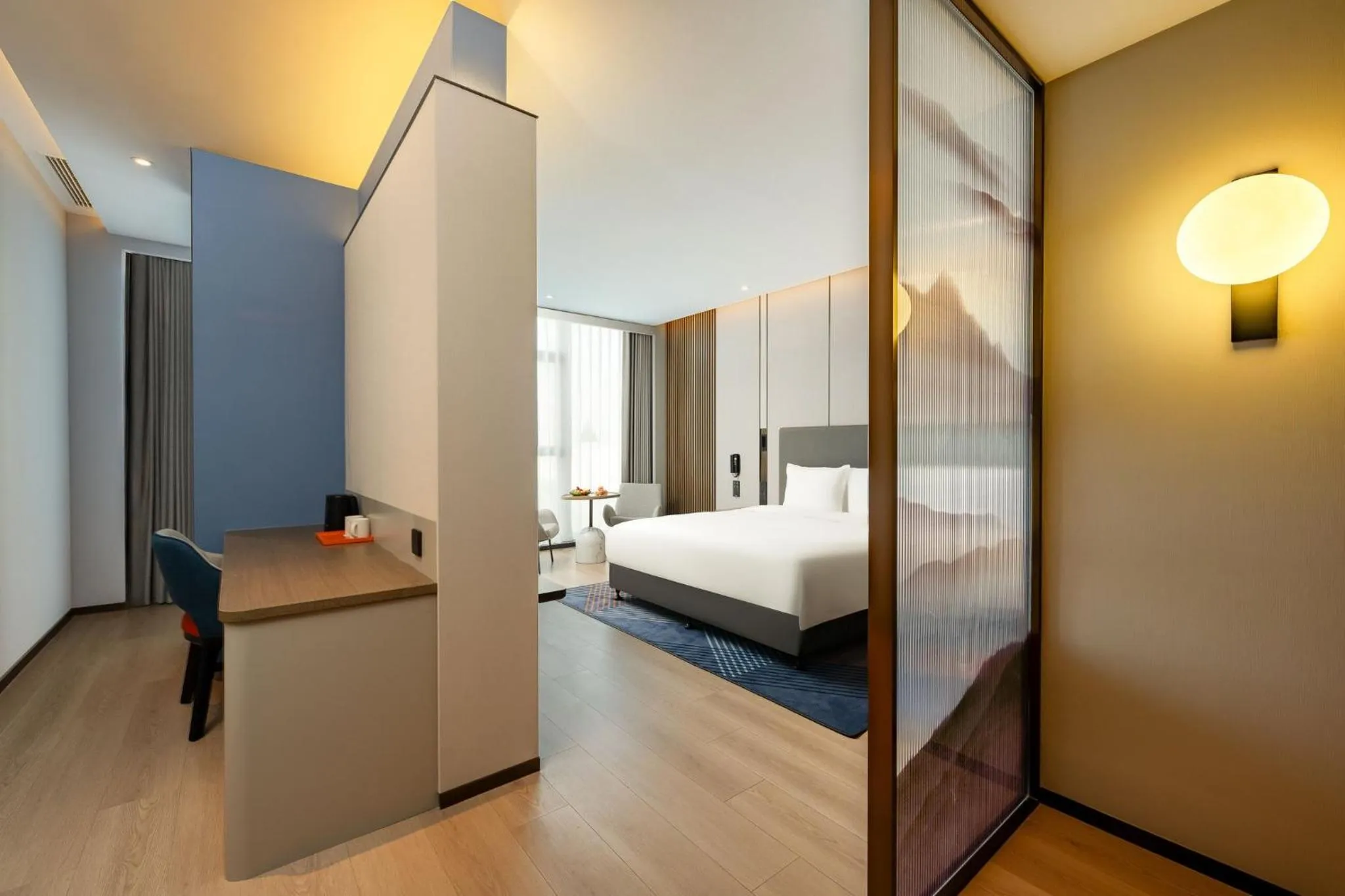 Photo of the whole room, Bed in Holiday Inn Express Suzhou Bay by IHG