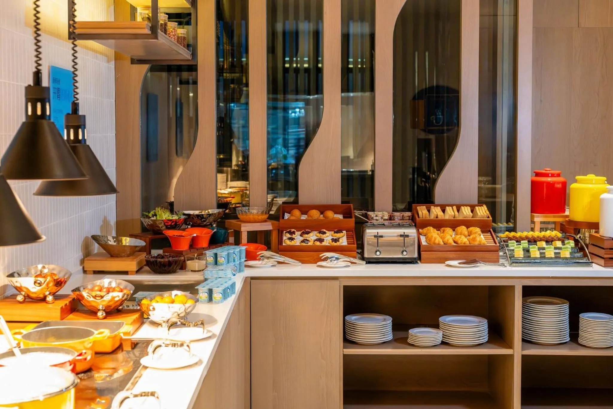 Restaurant/places to eat in Holiday Inn Express Suzhou Bay by IHG