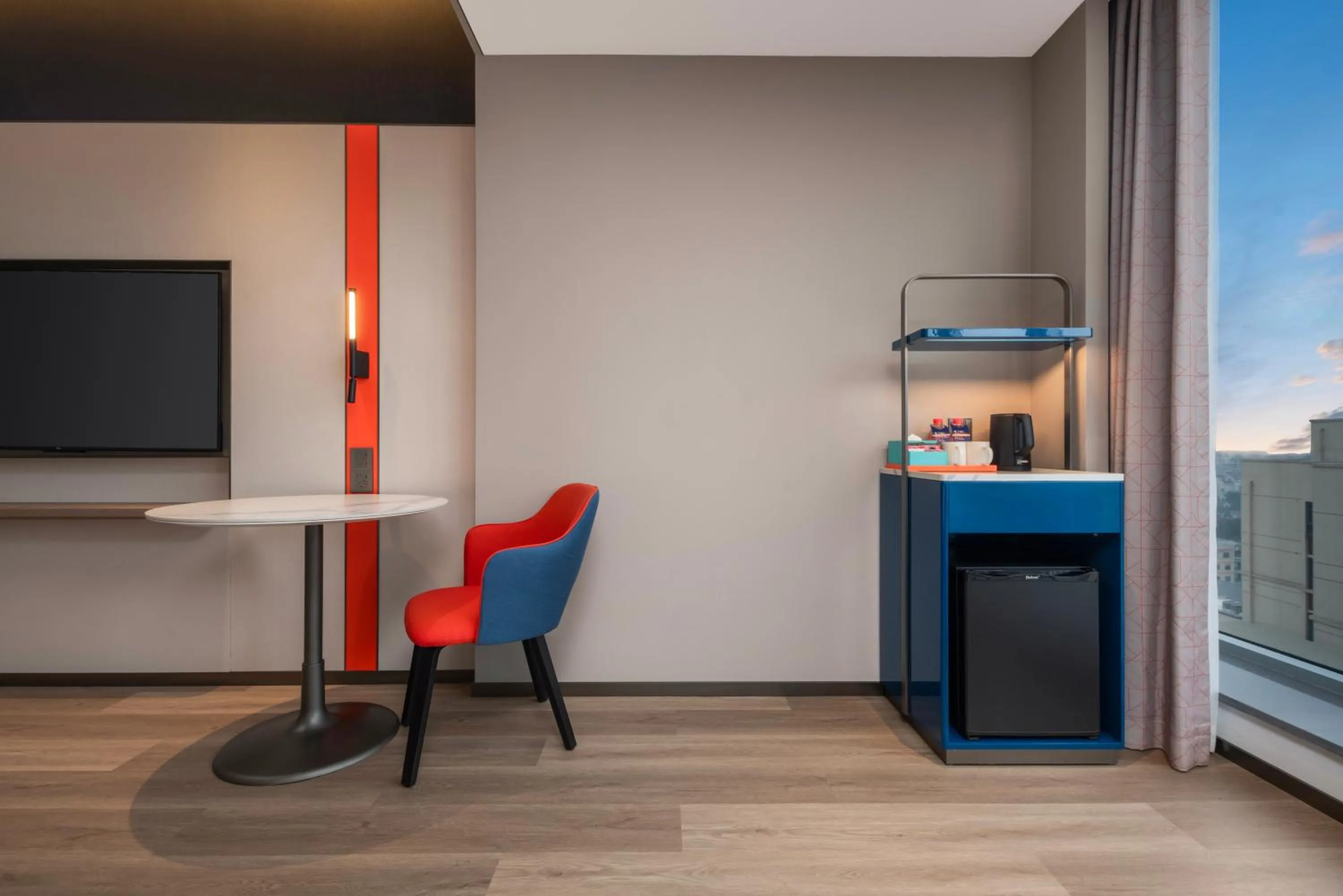 oven in Holiday Inn Express Mianyang Sci-Tech City by IHG