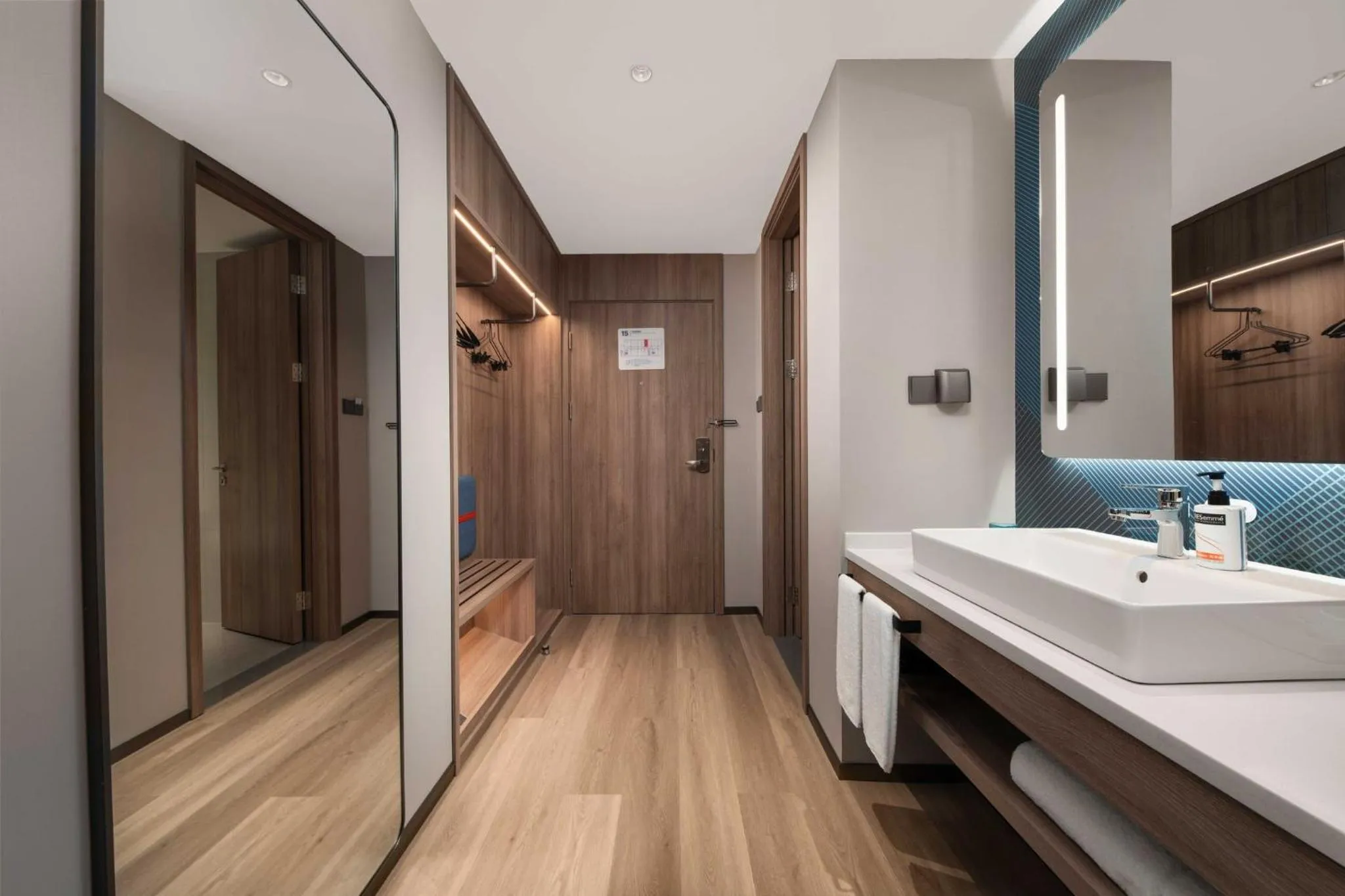 Photo of the whole room, Bed in Holiday Inn Express Mianyang Sci-Tech City by IHG