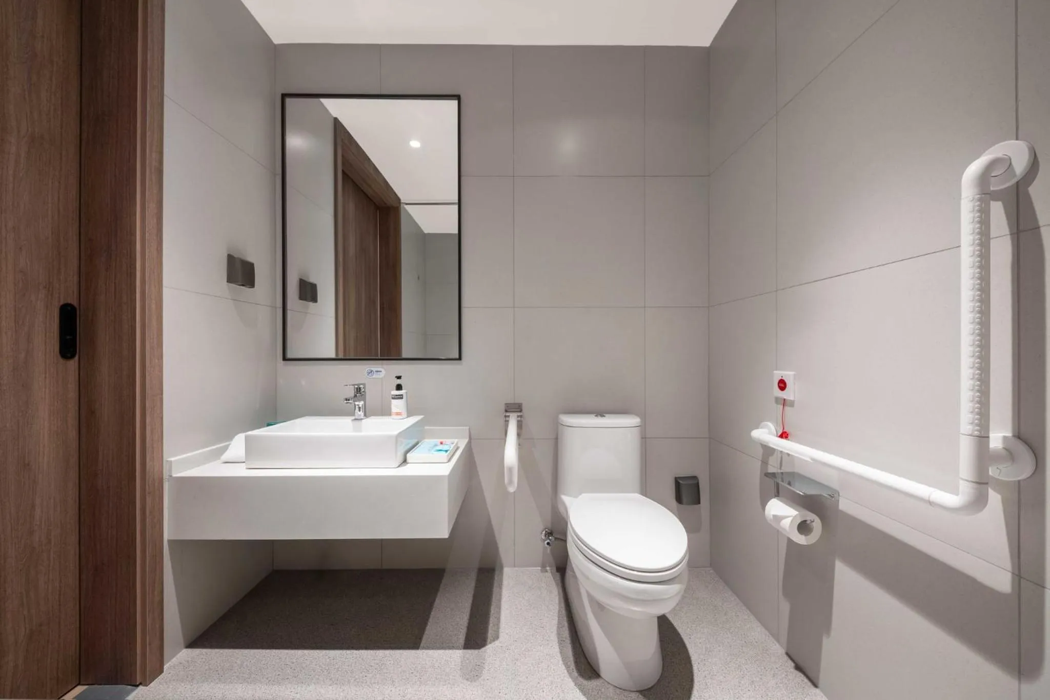 Bathroom in Holiday Inn Express Mianyang Sci-Tech City by IHG