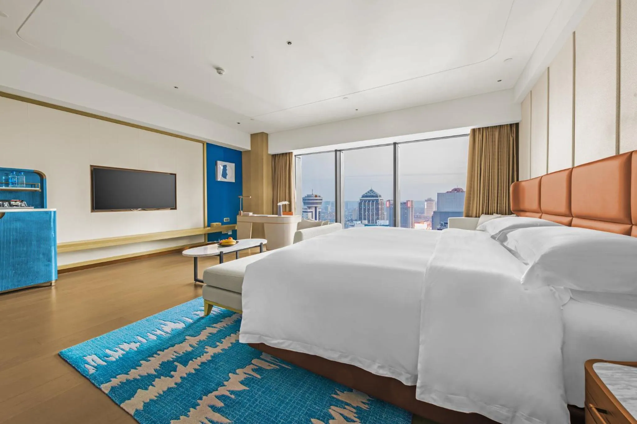 Photo of the whole room, Bed in InterContinental Zhengzhou by IHG
