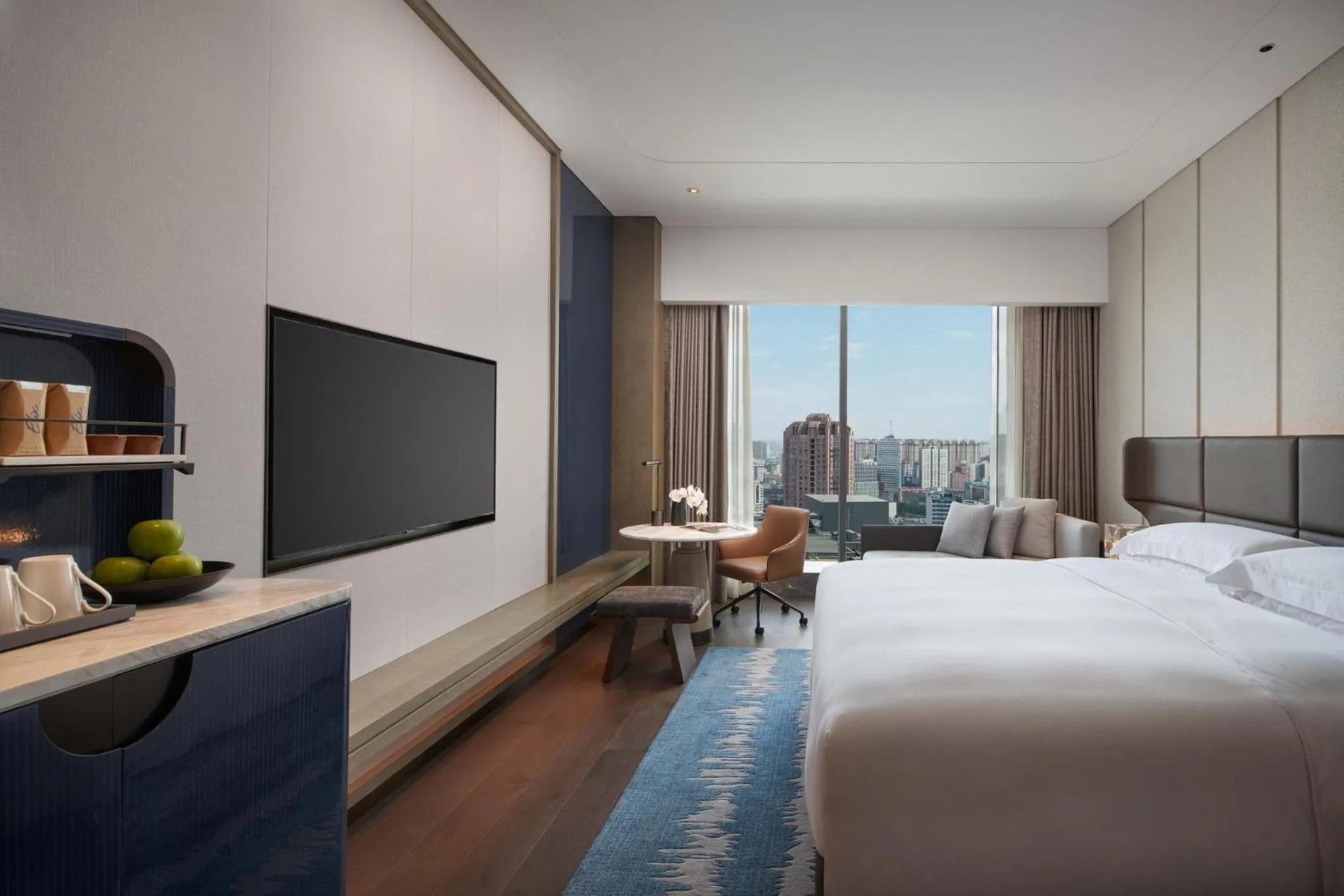 Photo of the whole room, Bed in InterContinental Zhengzhou by IHG