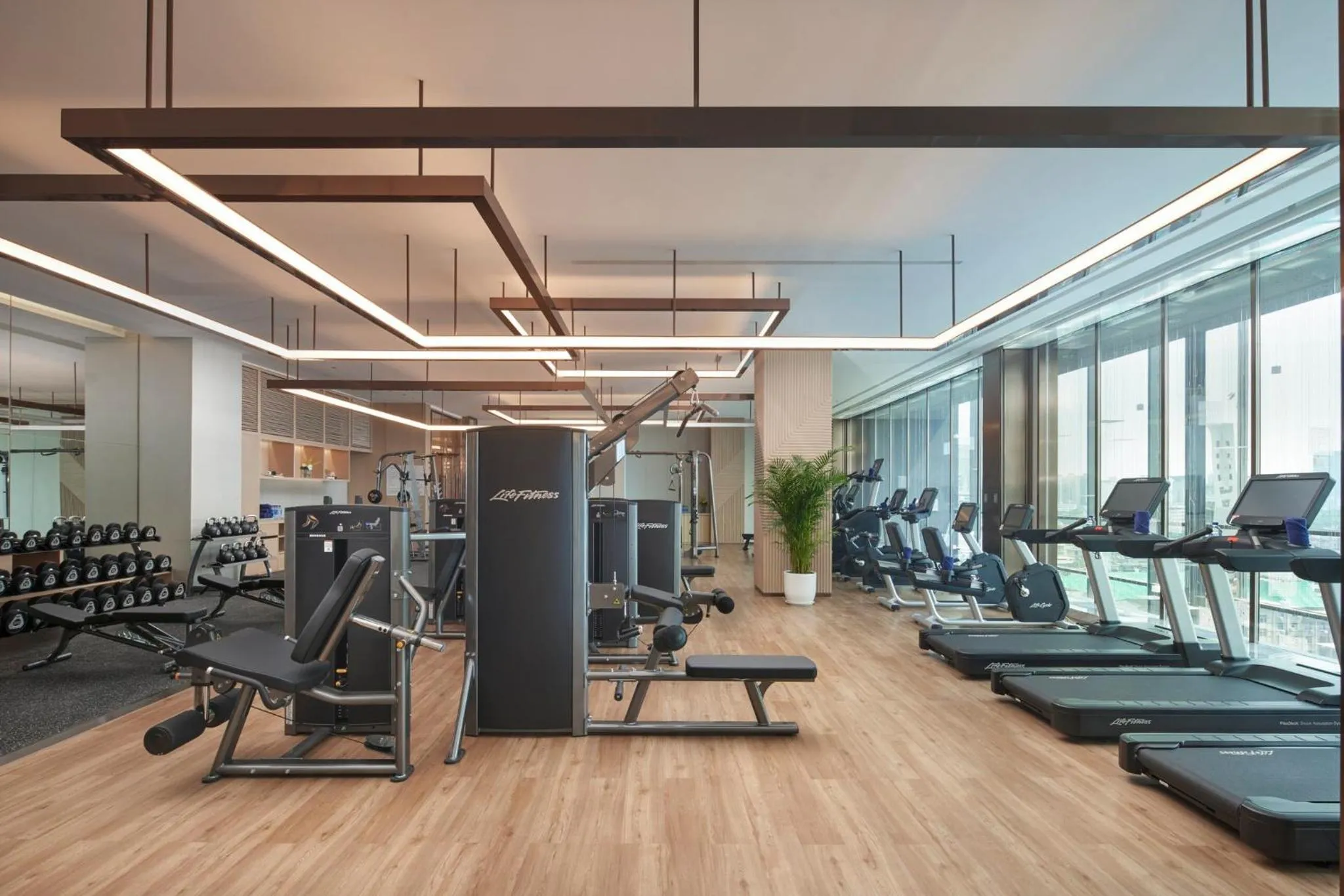 Fitness centre/facilities in InterContinental Zhengzhou by IHG