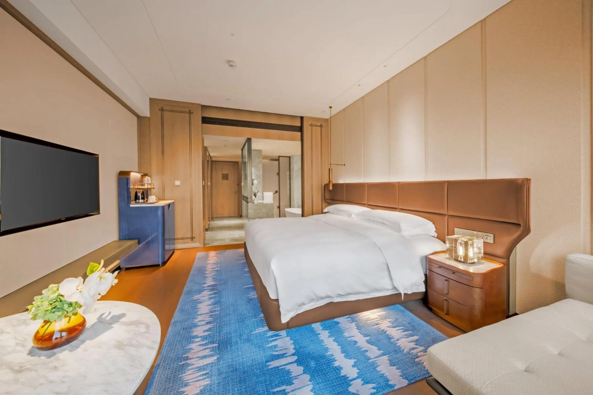 Photo of the whole room, Bed in InterContinental Zhengzhou by IHG