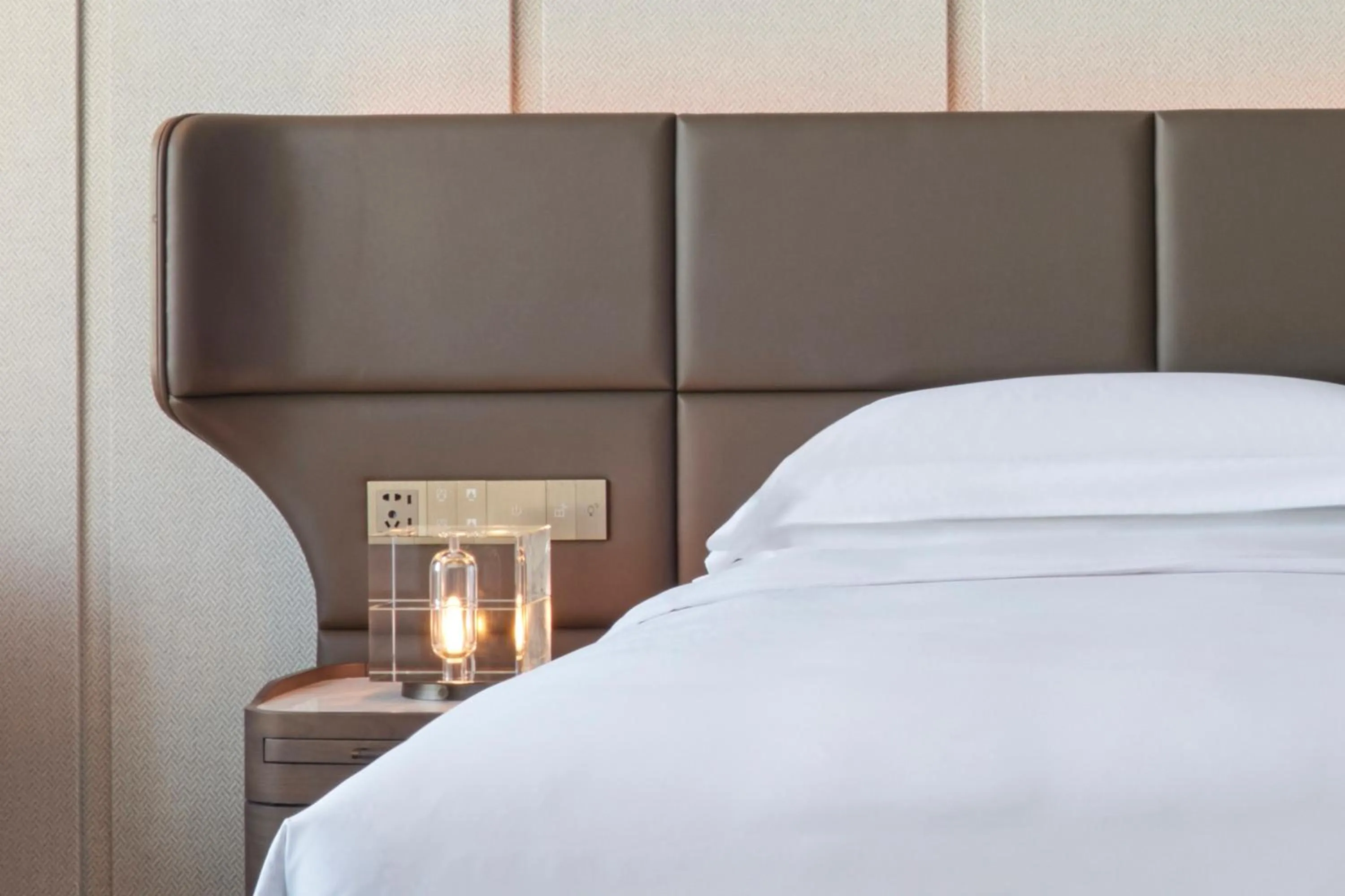 Photo of the whole room, Bed in InterContinental Zhengzhou by IHG