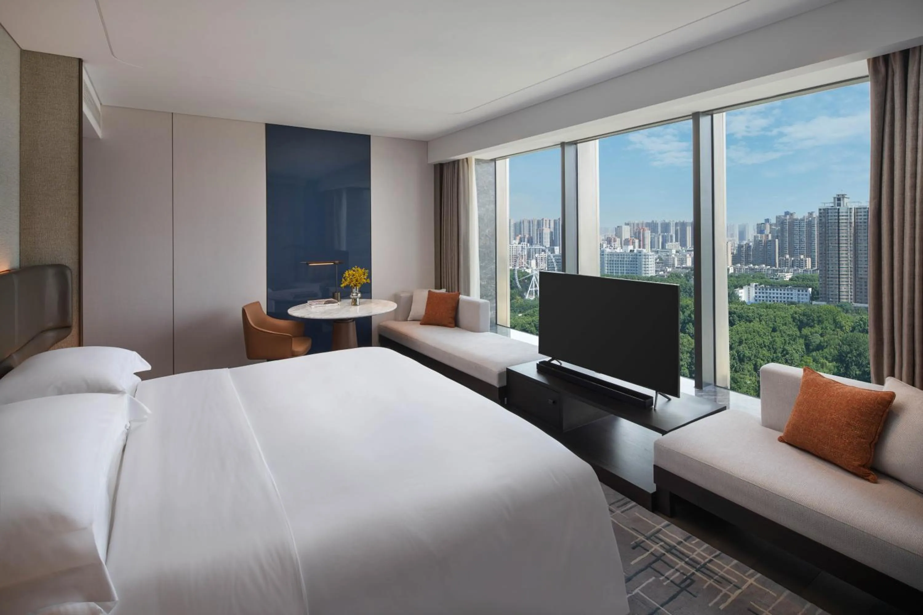 TV and multimedia, Bed in InterContinental Zhengzhou by IHG