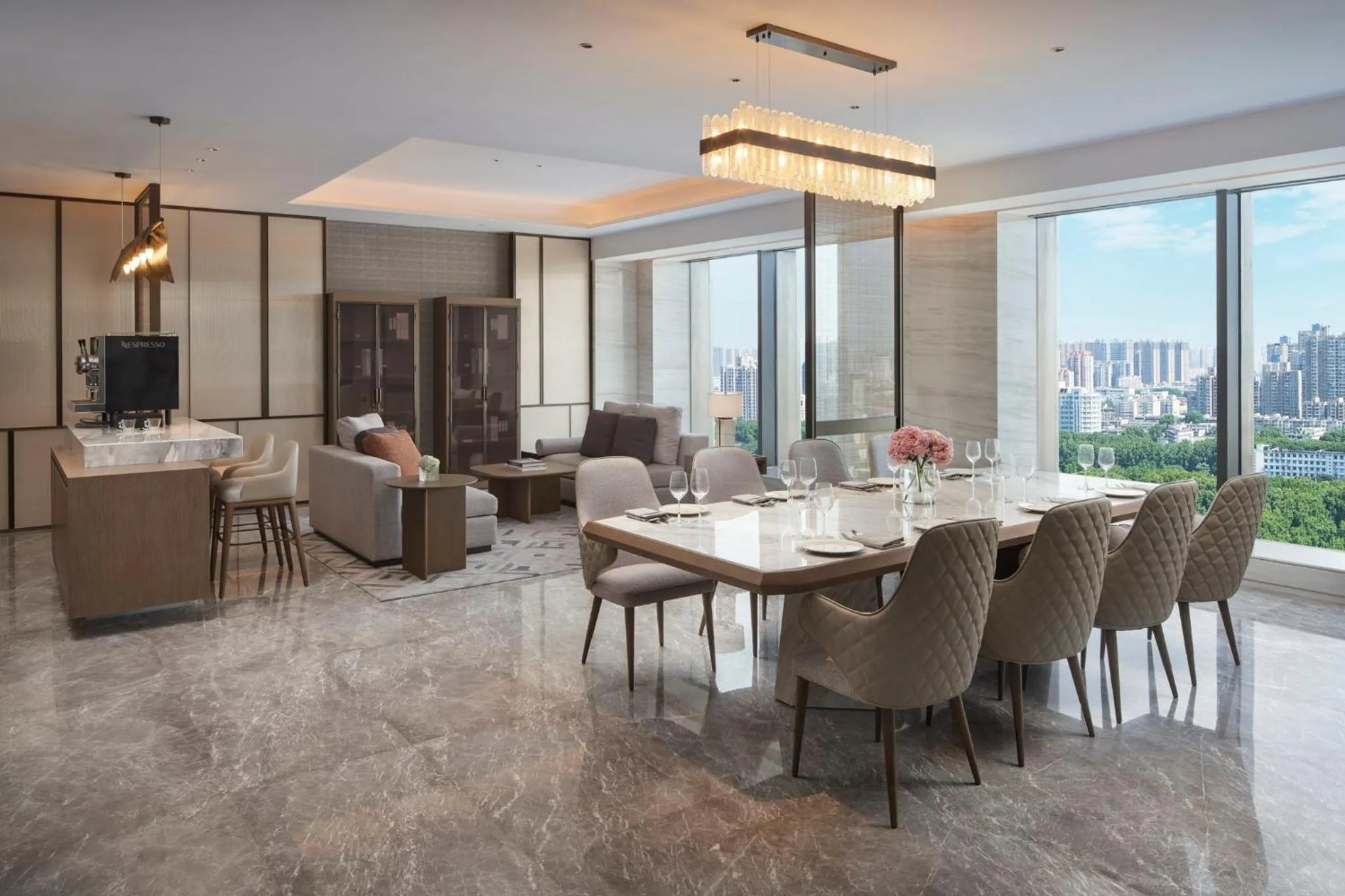 Photo of the whole room in InterContinental Zhengzhou by IHG