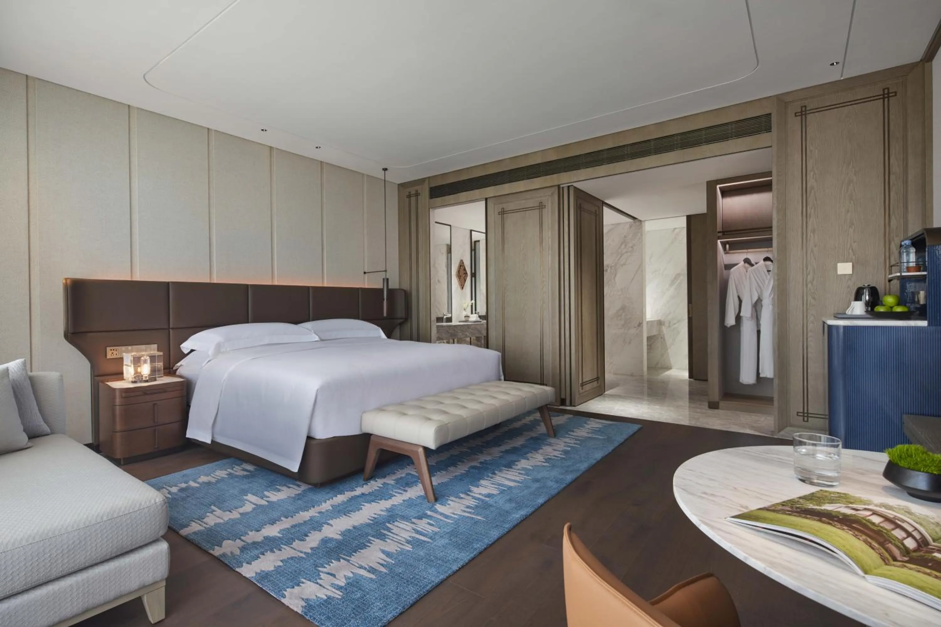 Bedroom, Bed in InterContinental Zhengzhou by IHG