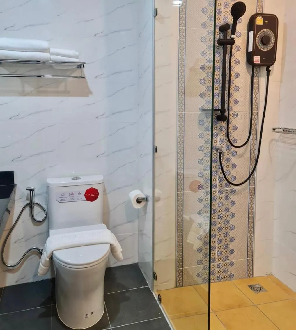 Shower in Mountain&Sea Hotel Prachuap