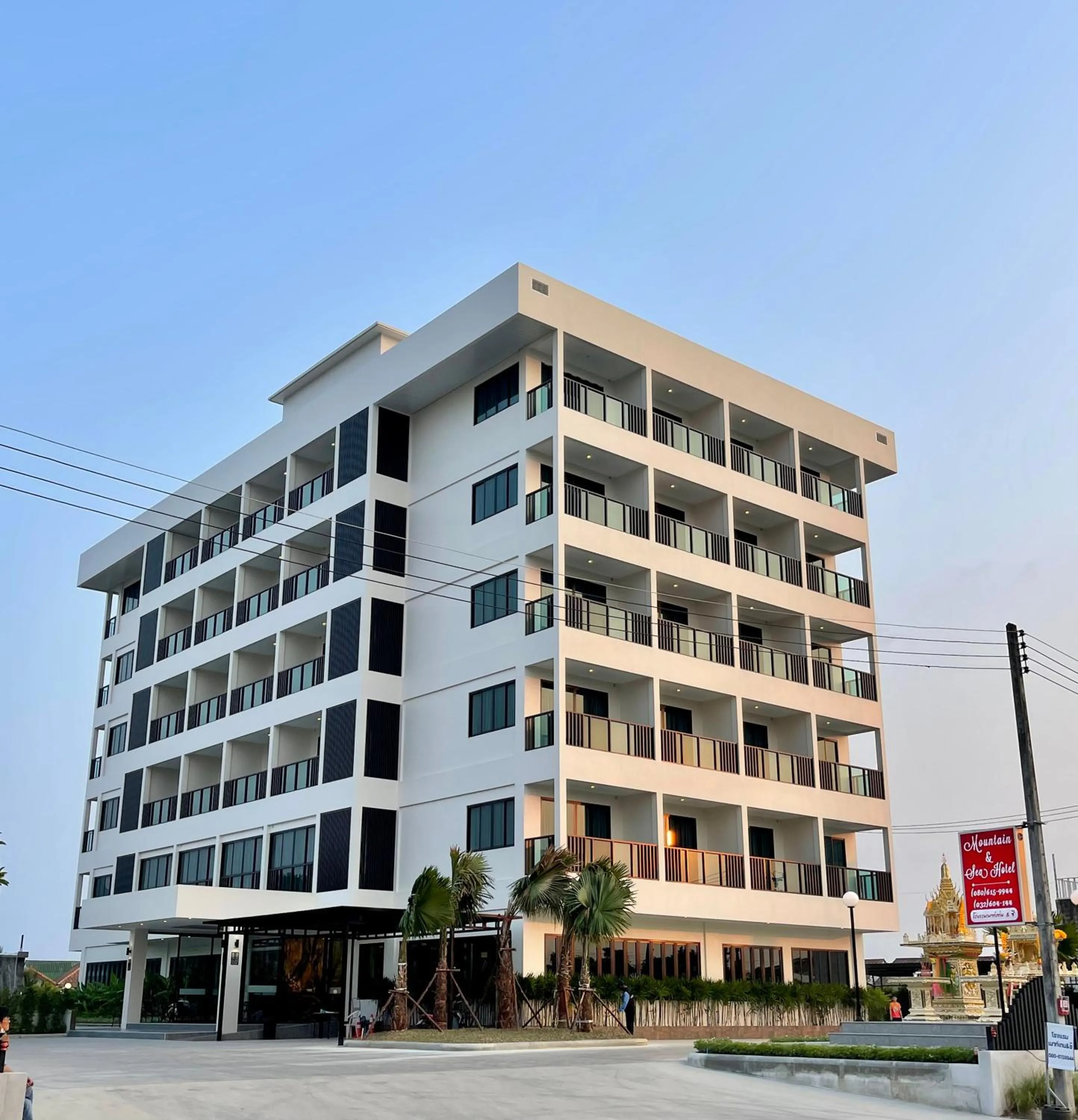 Property building in Mountain&Sea Hotel Prachuap