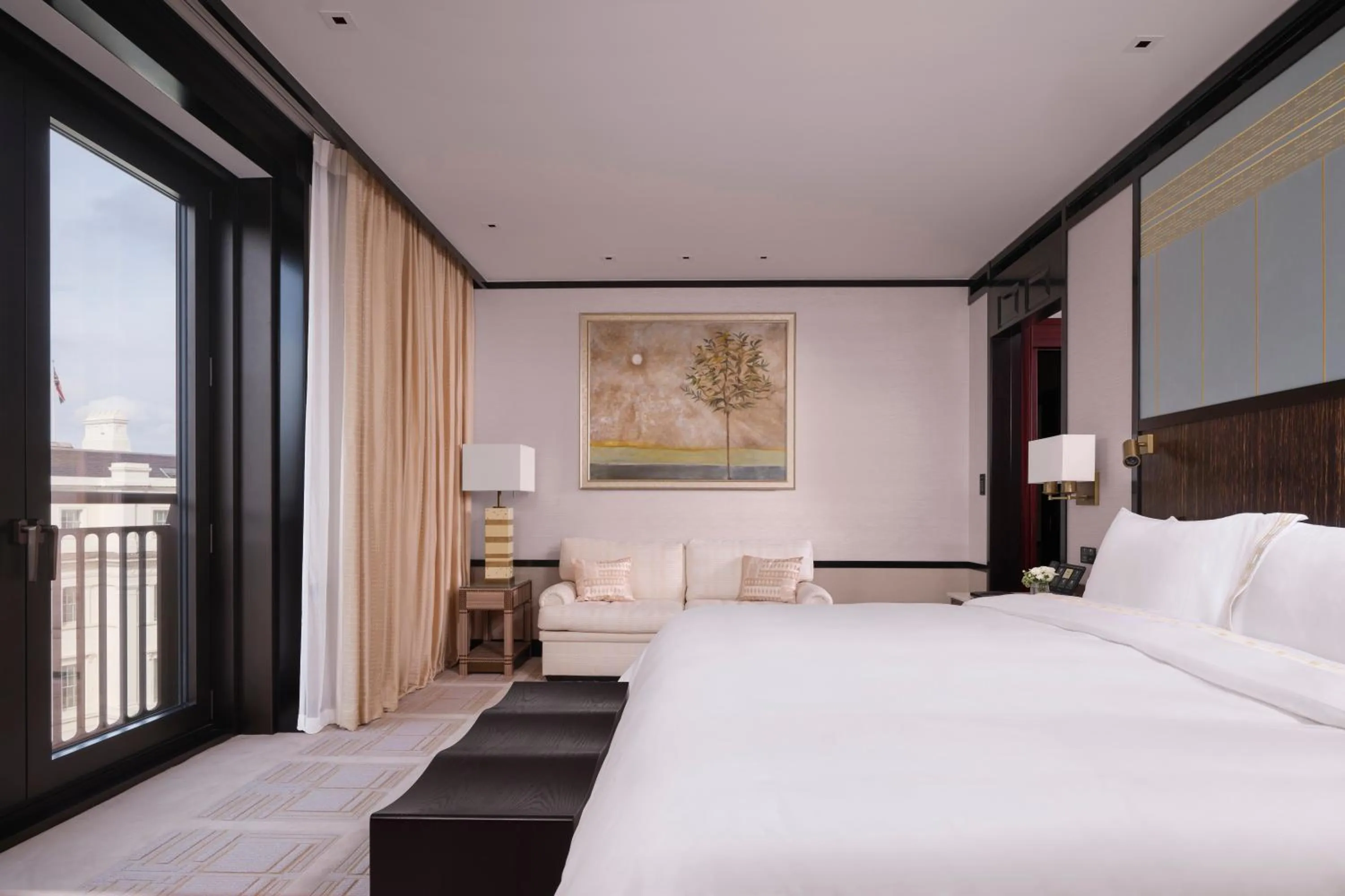 Bed in The Peninsula London