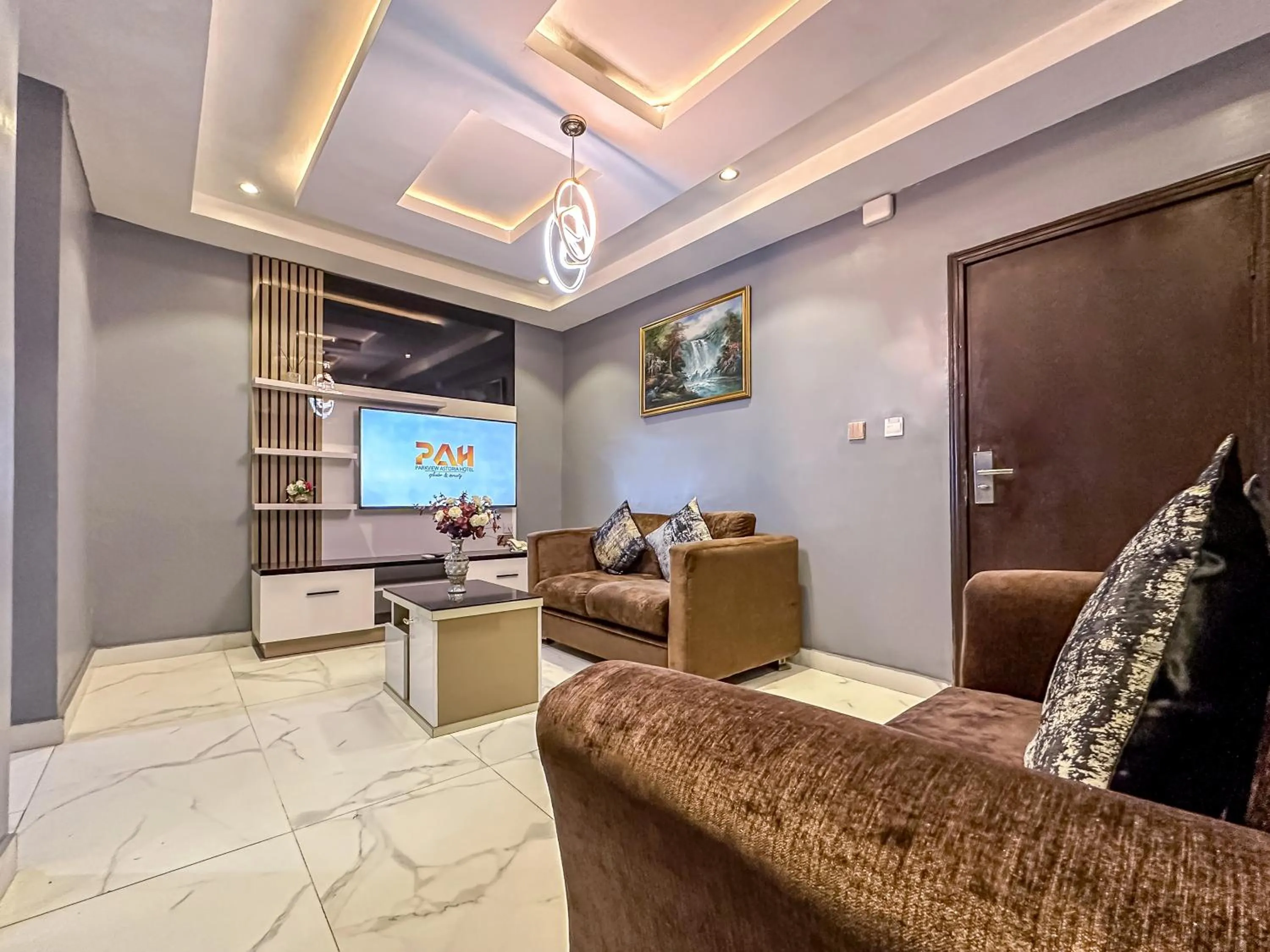 Restaurant/places to eat in Parkview Astoria Hotel