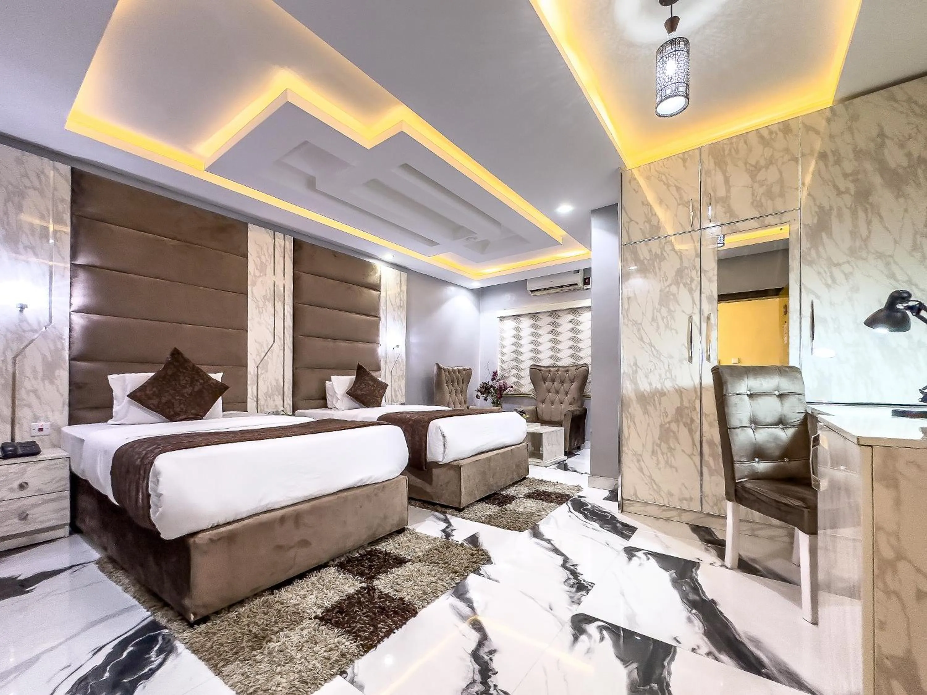 Bed in Parkview Astoria Hotel